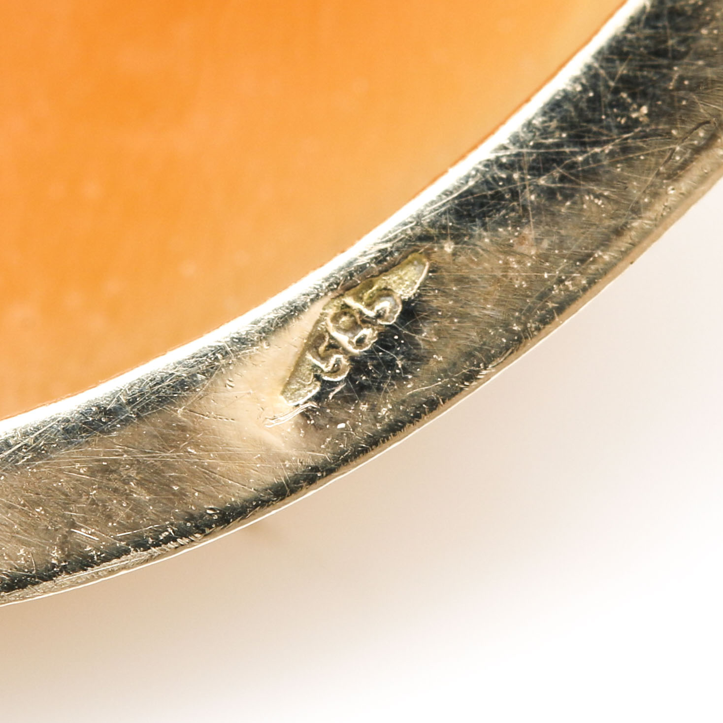 14K Yellow Gold Helmet Shell Cameo Pendant Brooch