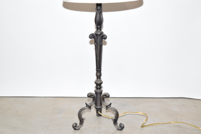 Metal Scrollwork Table Lamp