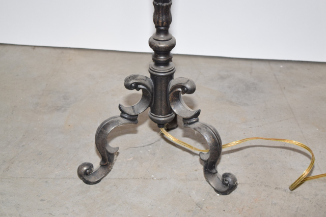 Metal Scrollwork Table Lamp