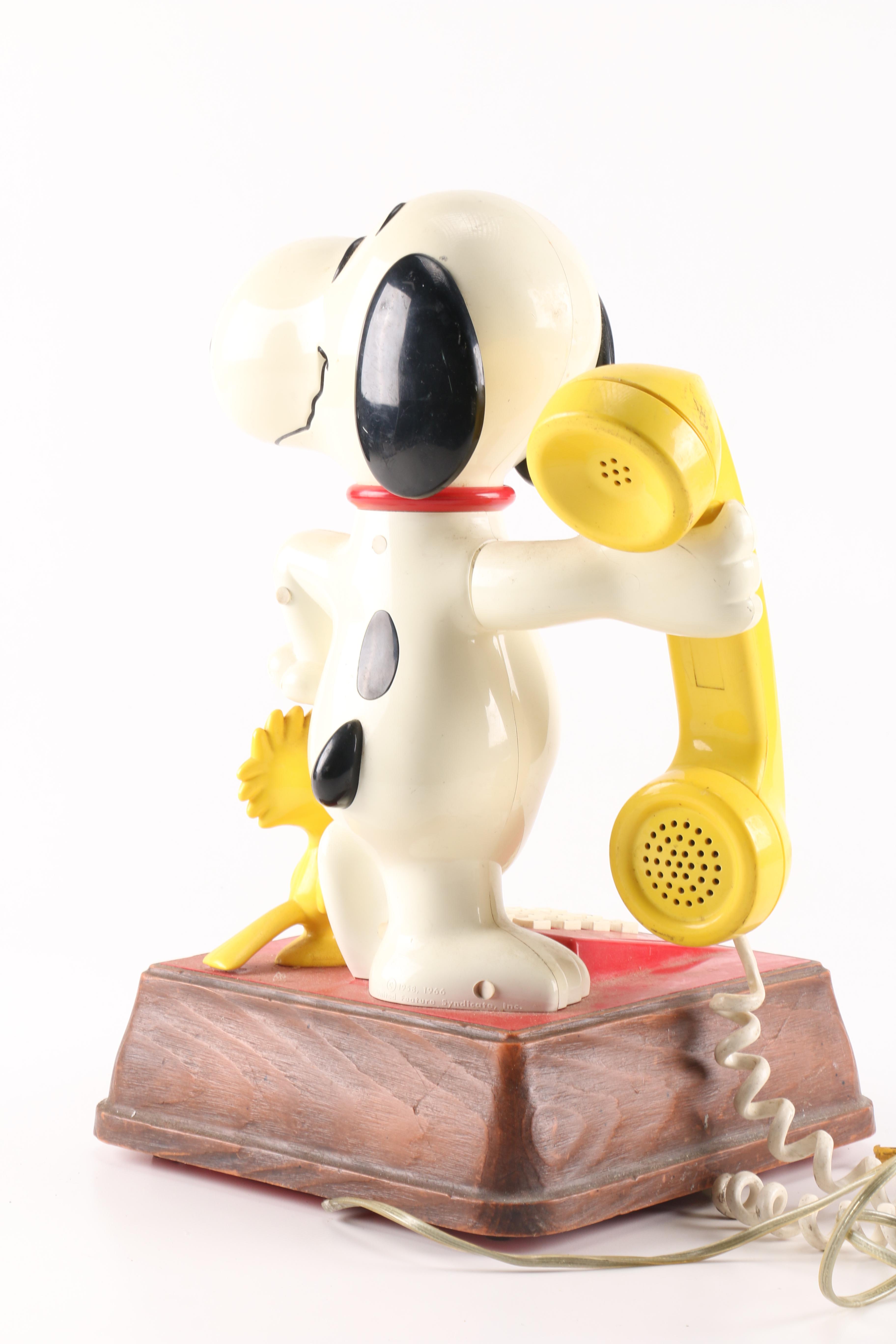 Vintage Peanuts Snoopy and Woodstock Theme Push-Button Telephone