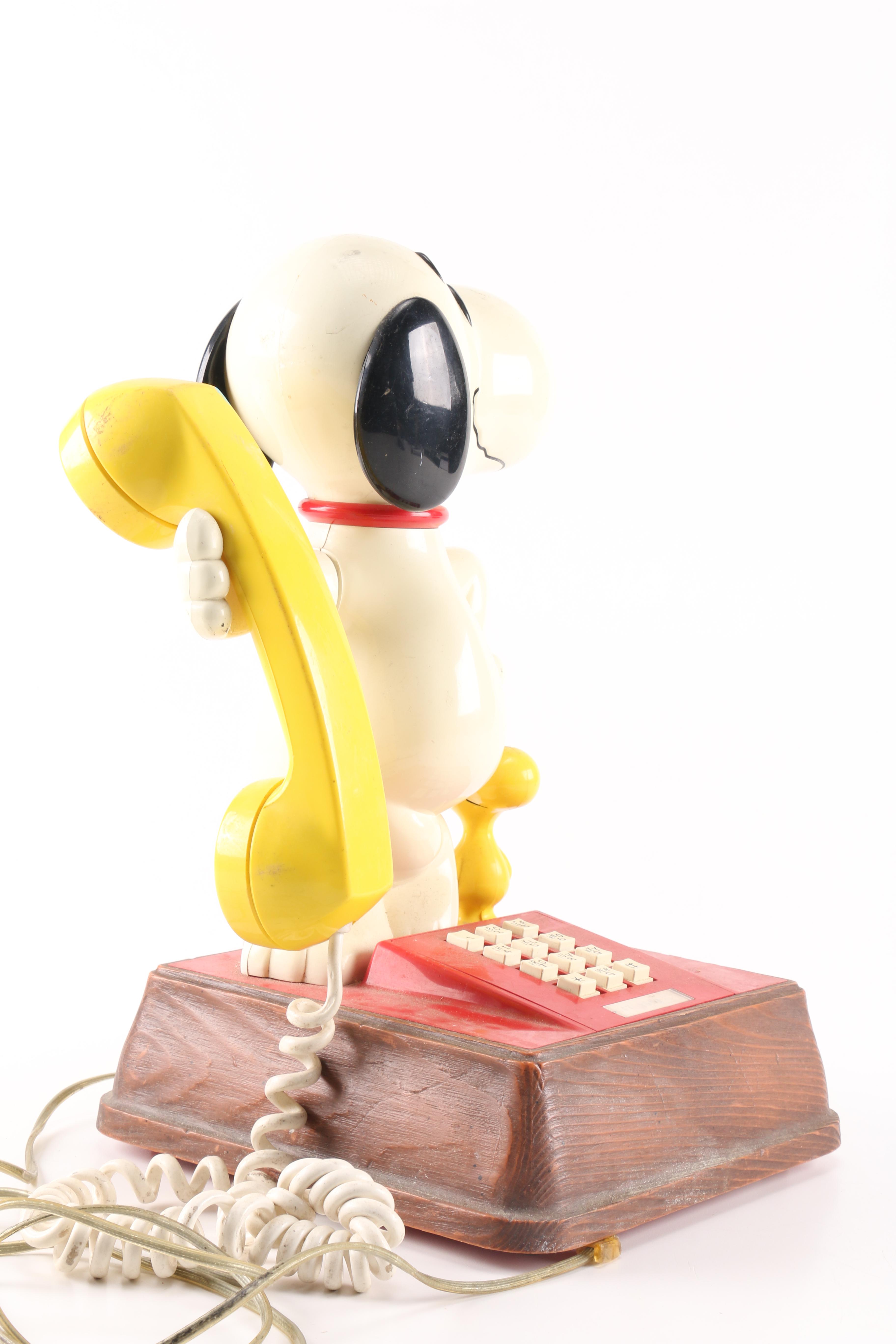 Vintage Peanuts Snoopy and Woodstock Theme Push-Button Telephone