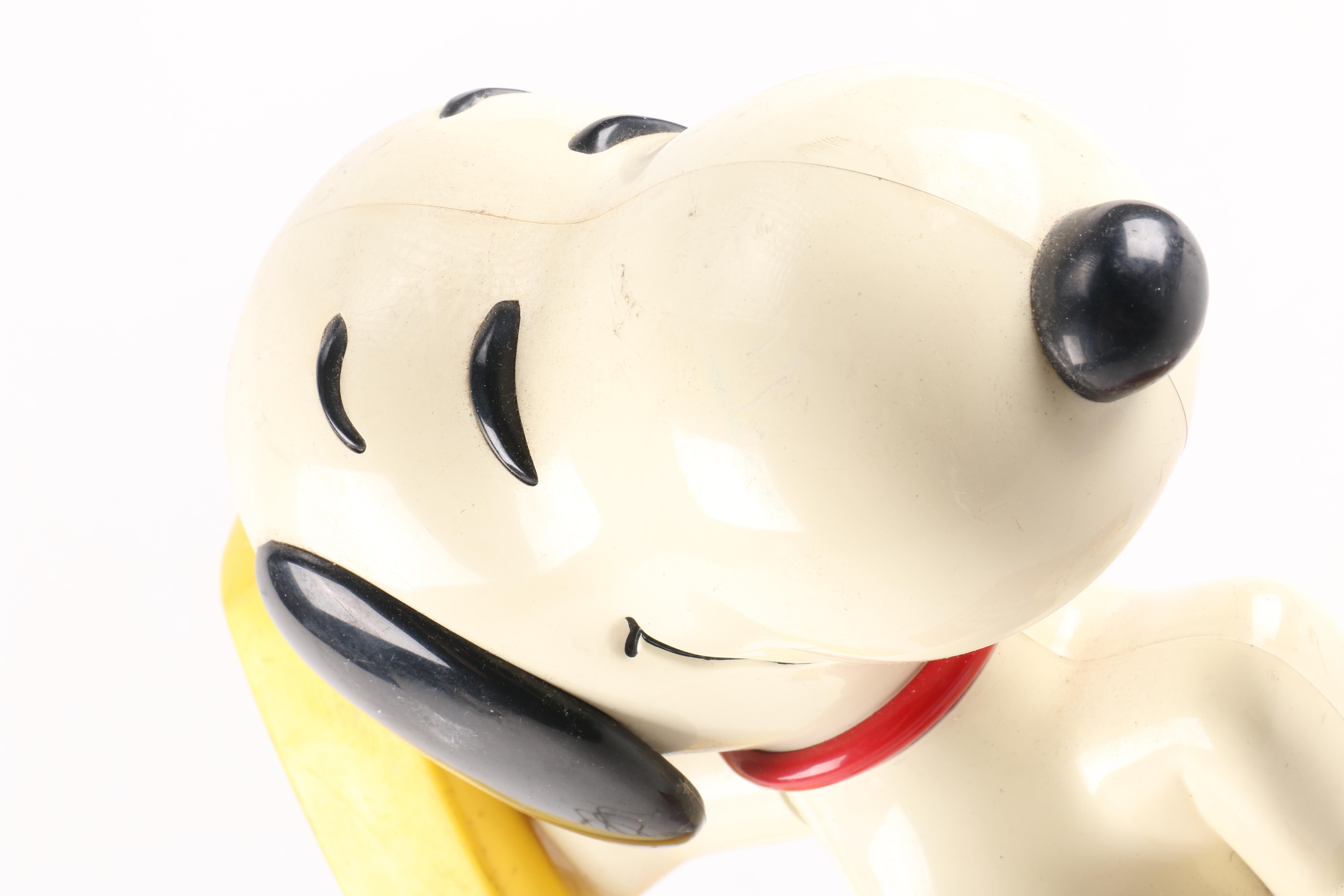 Vintage Peanuts Snoopy and Woodstock Theme Push-Button Telephone