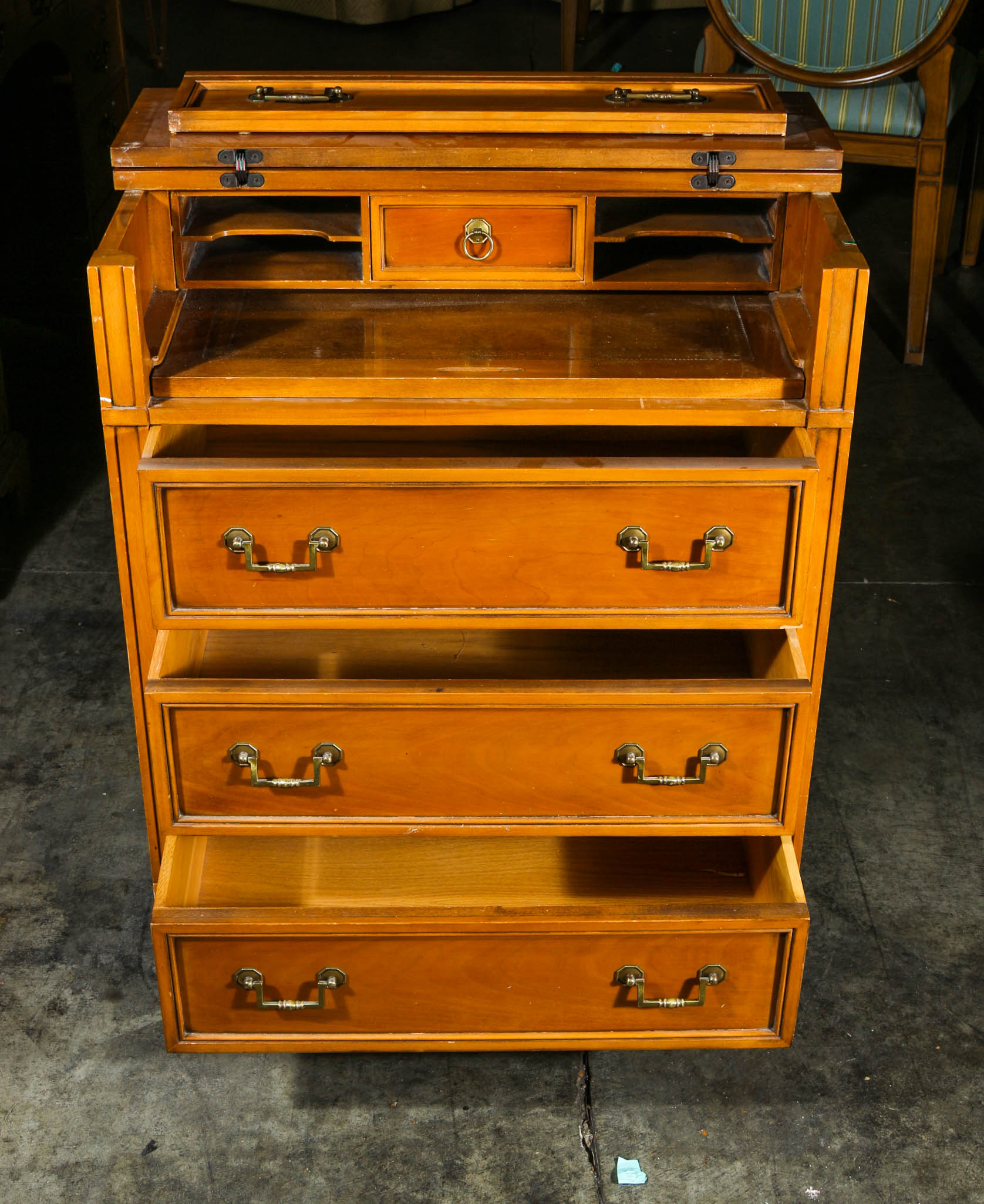 Vintage Hepplewhite Inspired Gentleman's Chest