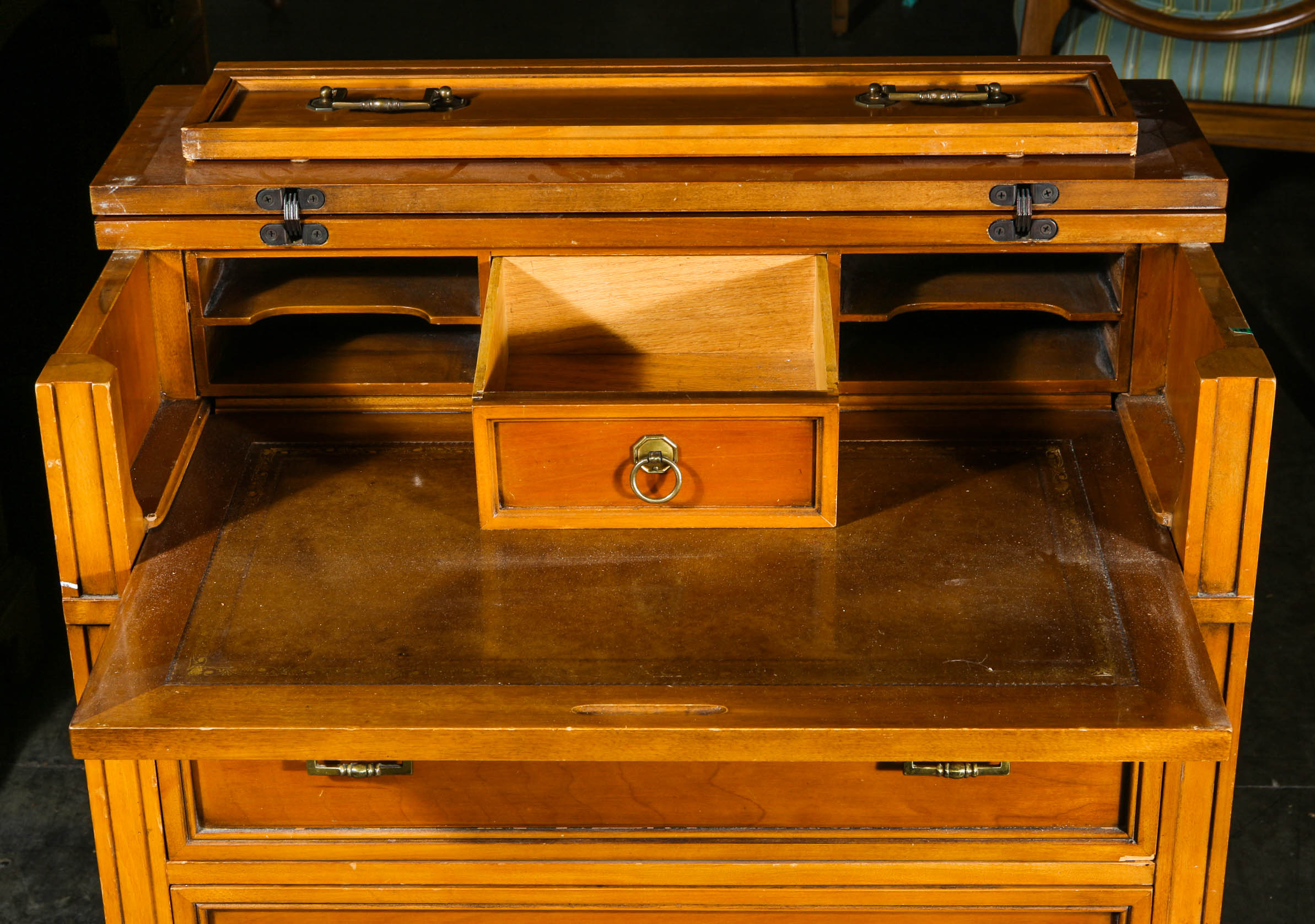 Vintage Hepplewhite Inspired Gentleman's Chest