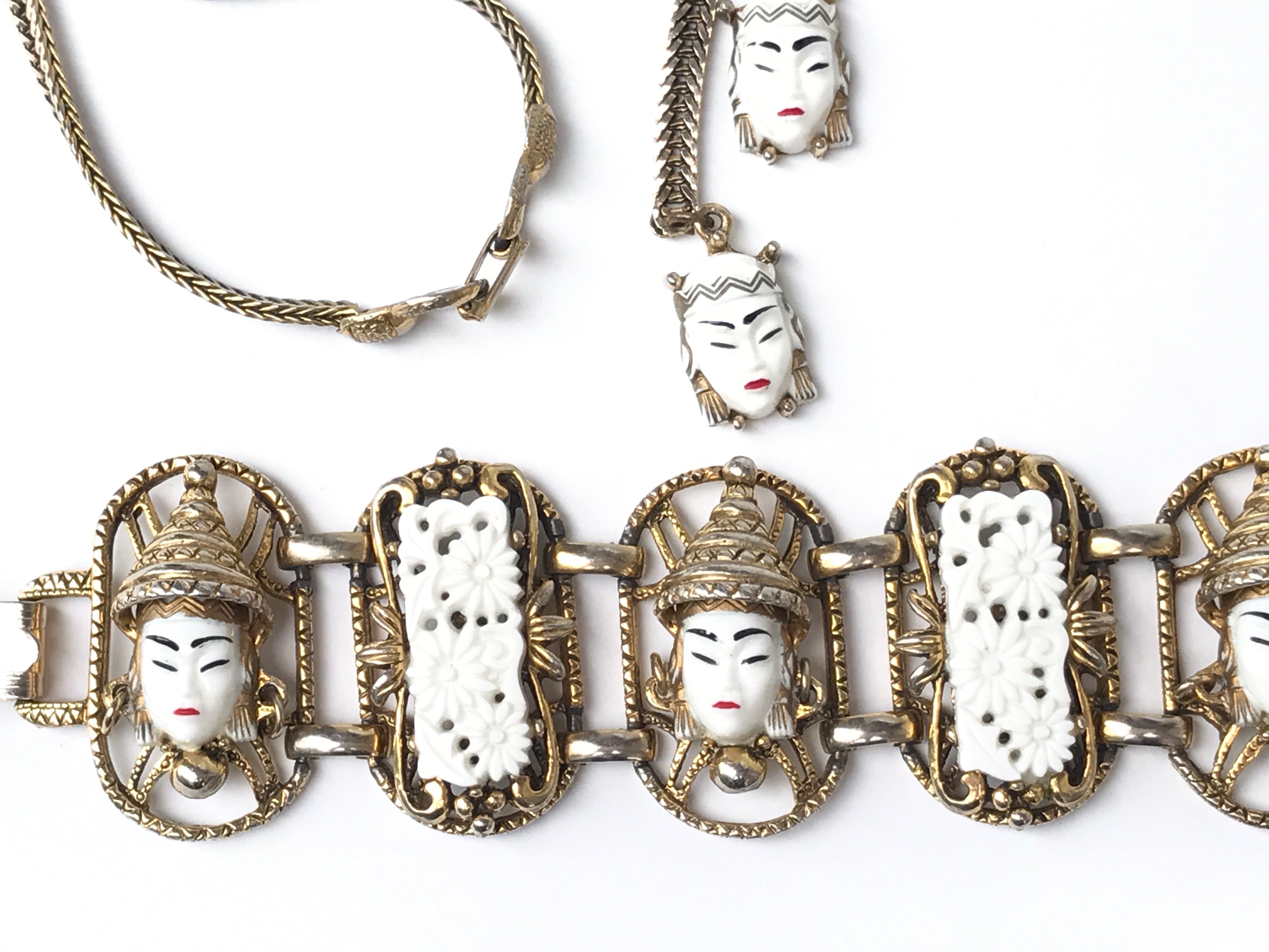 Vintage Asian-Inspired Necklace and Bracelet Set