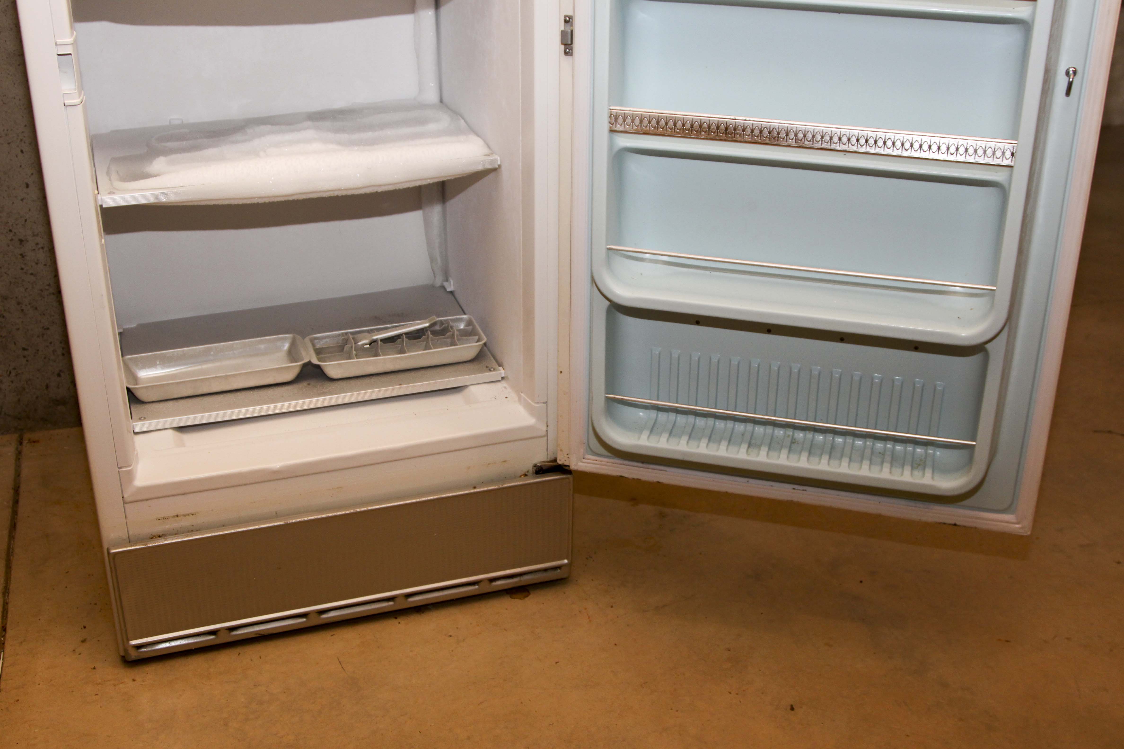 General Electric Free-Standing Freezer