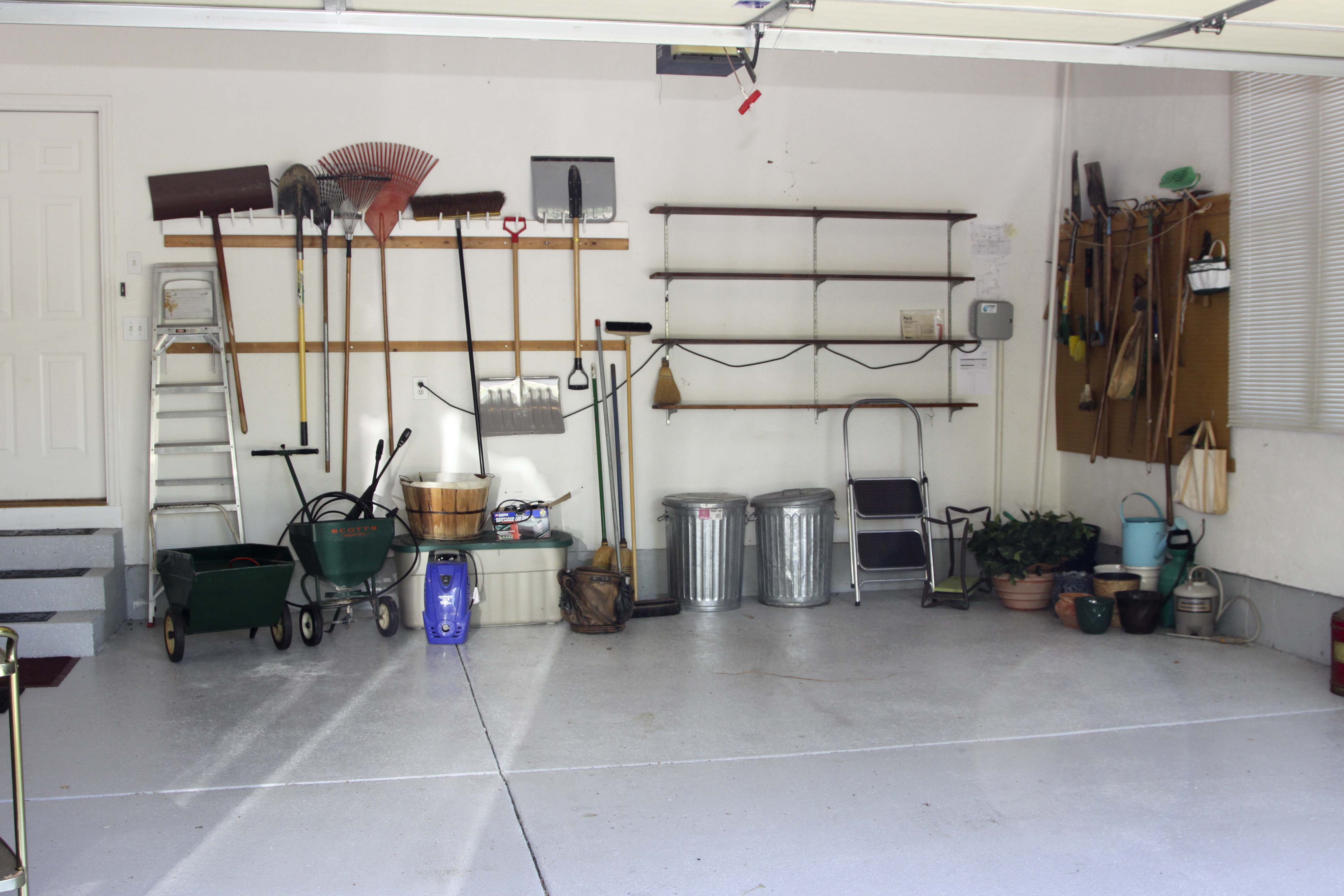 Large Garage Lot for the Lawn and Garden