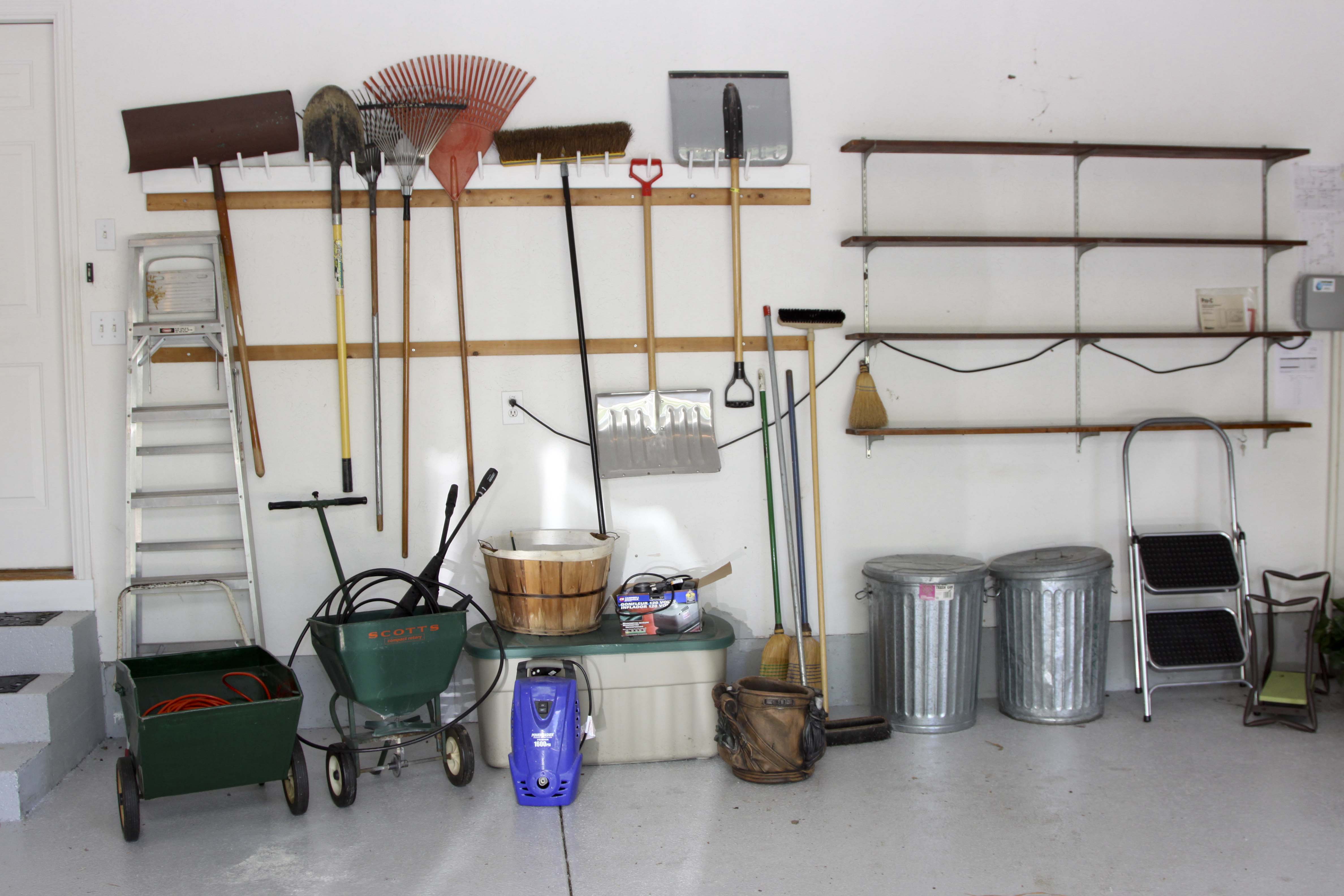 Large Garage Lot for the Lawn and Garden