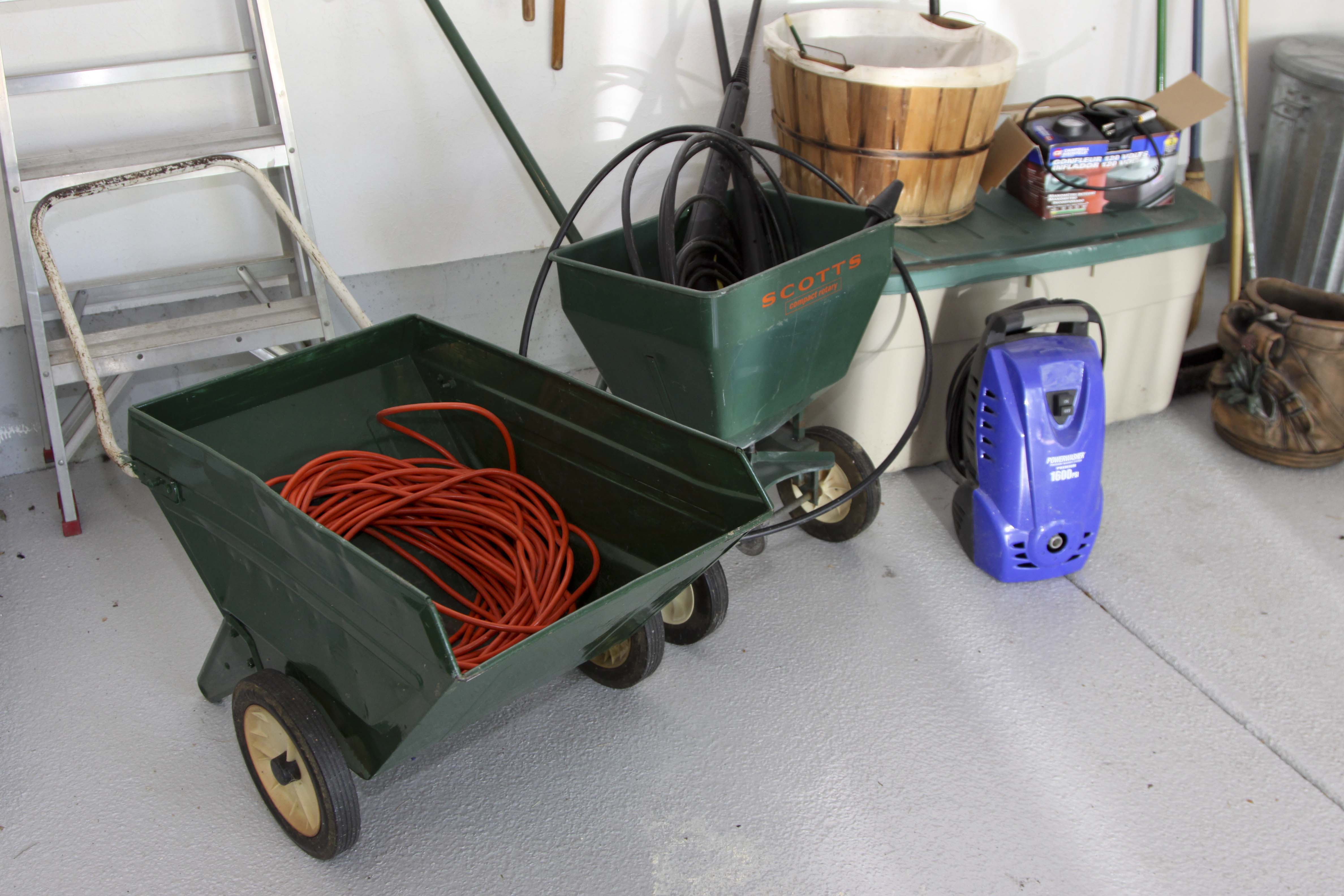 Large Garage Lot for the Lawn and Garden