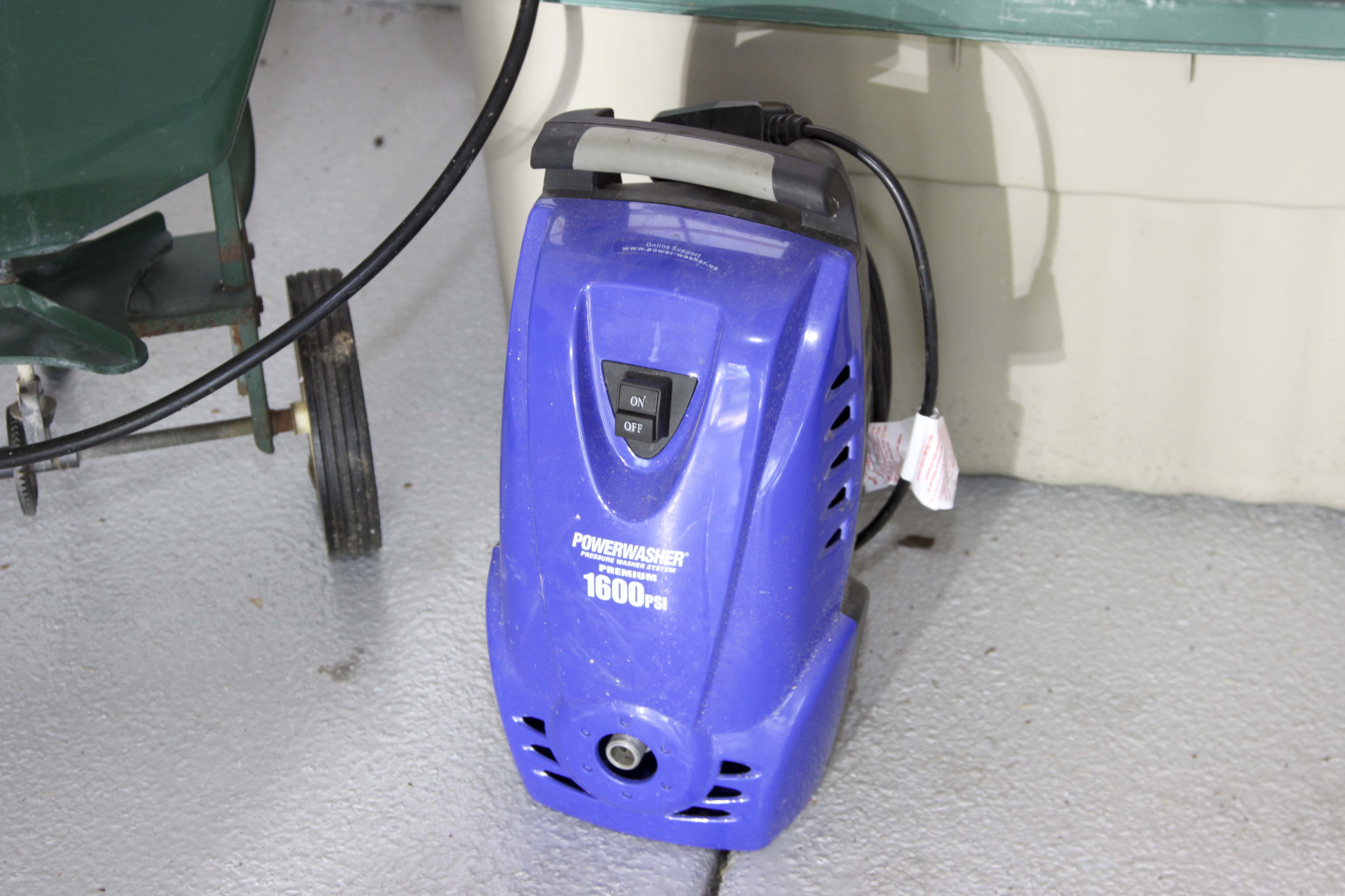 Large Garage Lot for the Lawn and Garden