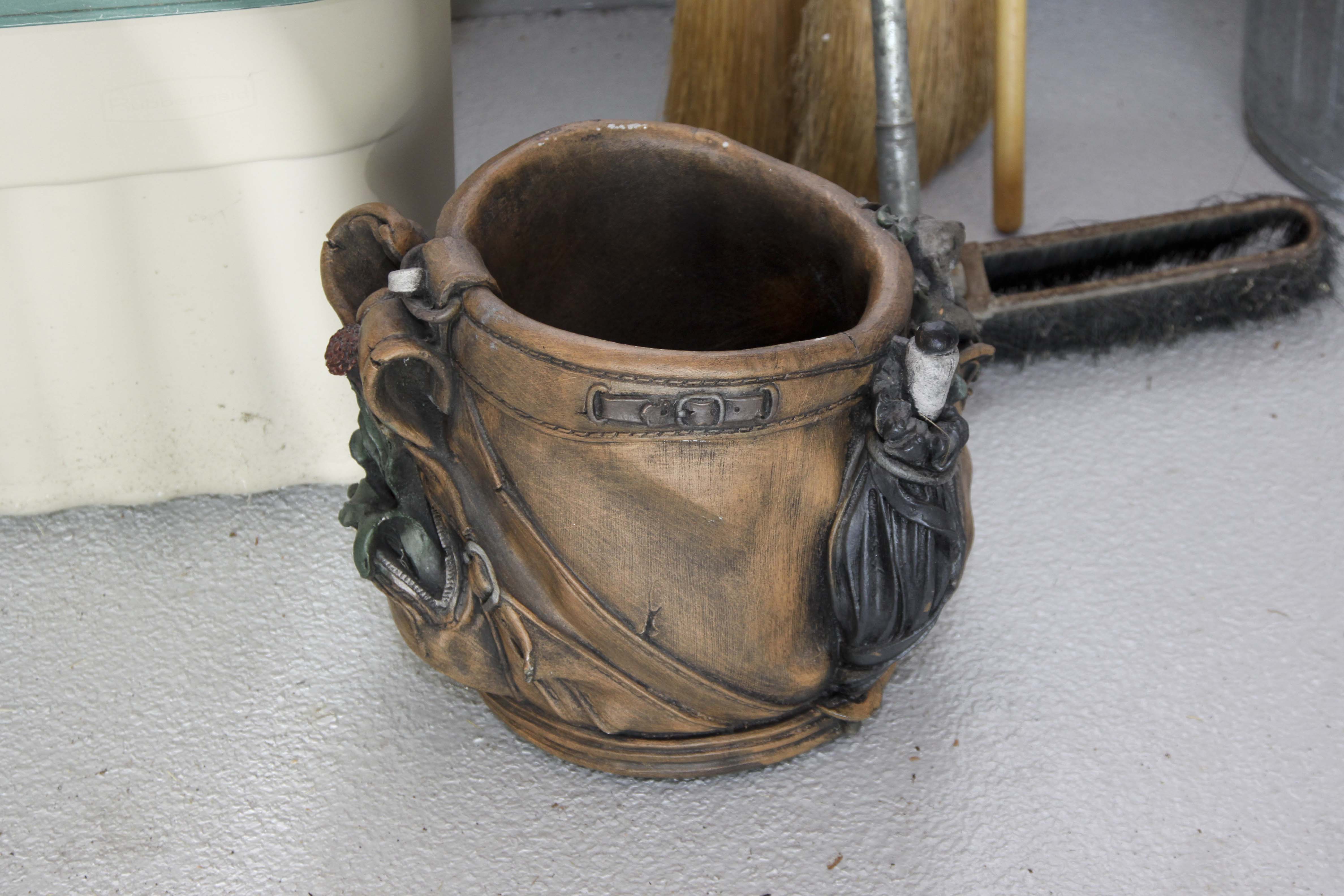 Large Garage Lot for the Lawn and Garden