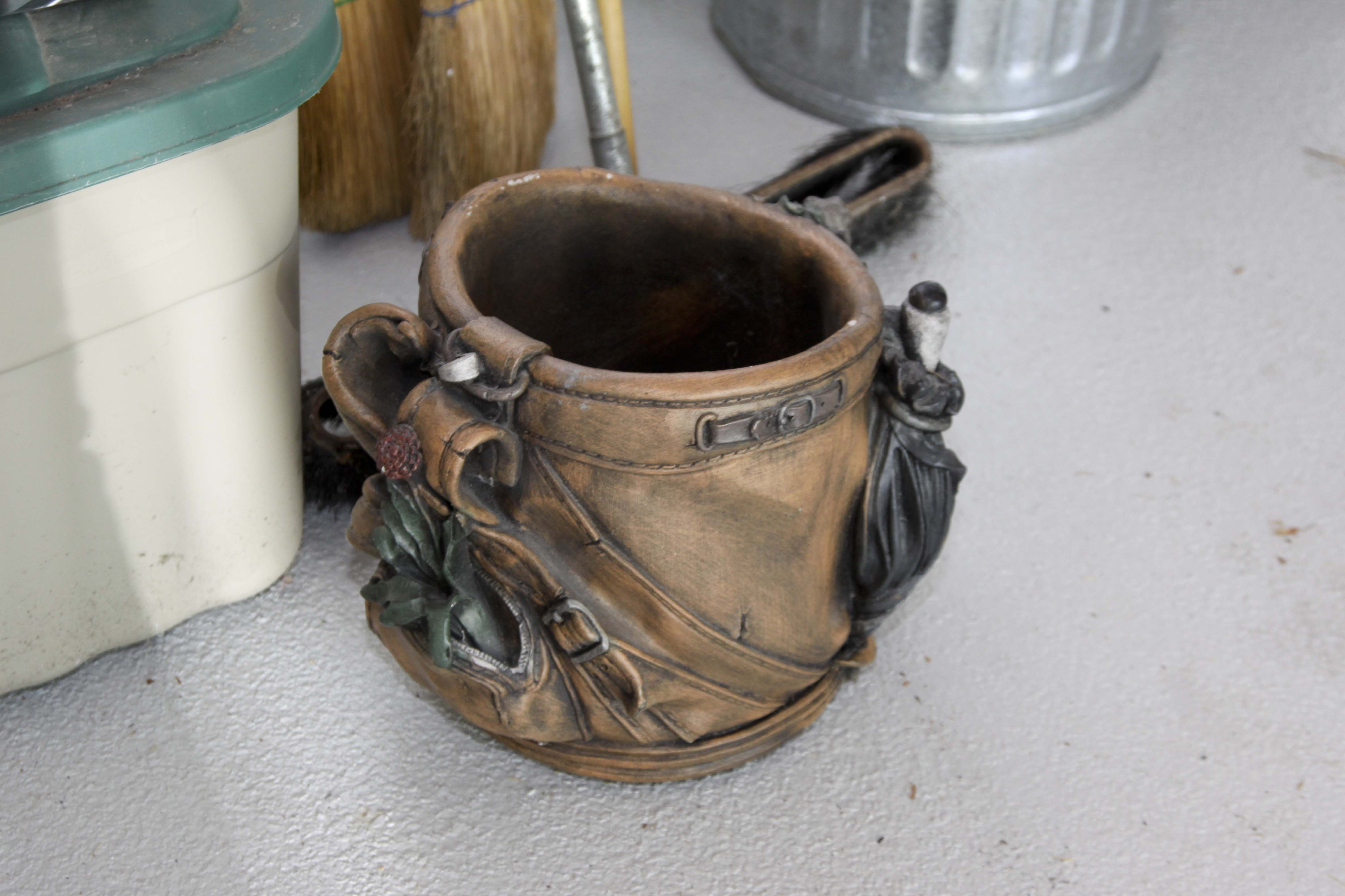 Large Garage Lot for the Lawn and Garden