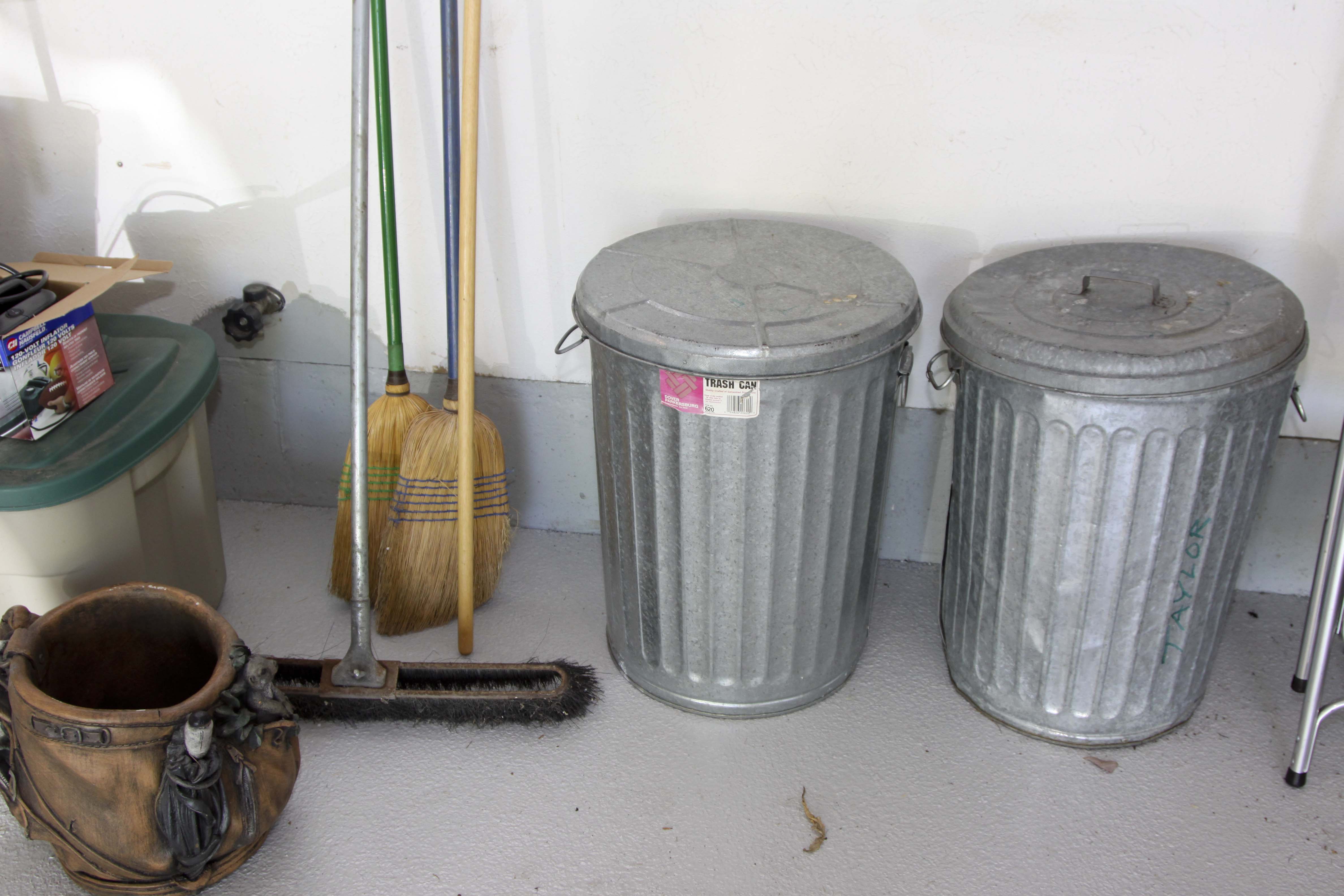 Large Garage Lot for the Lawn and Garden