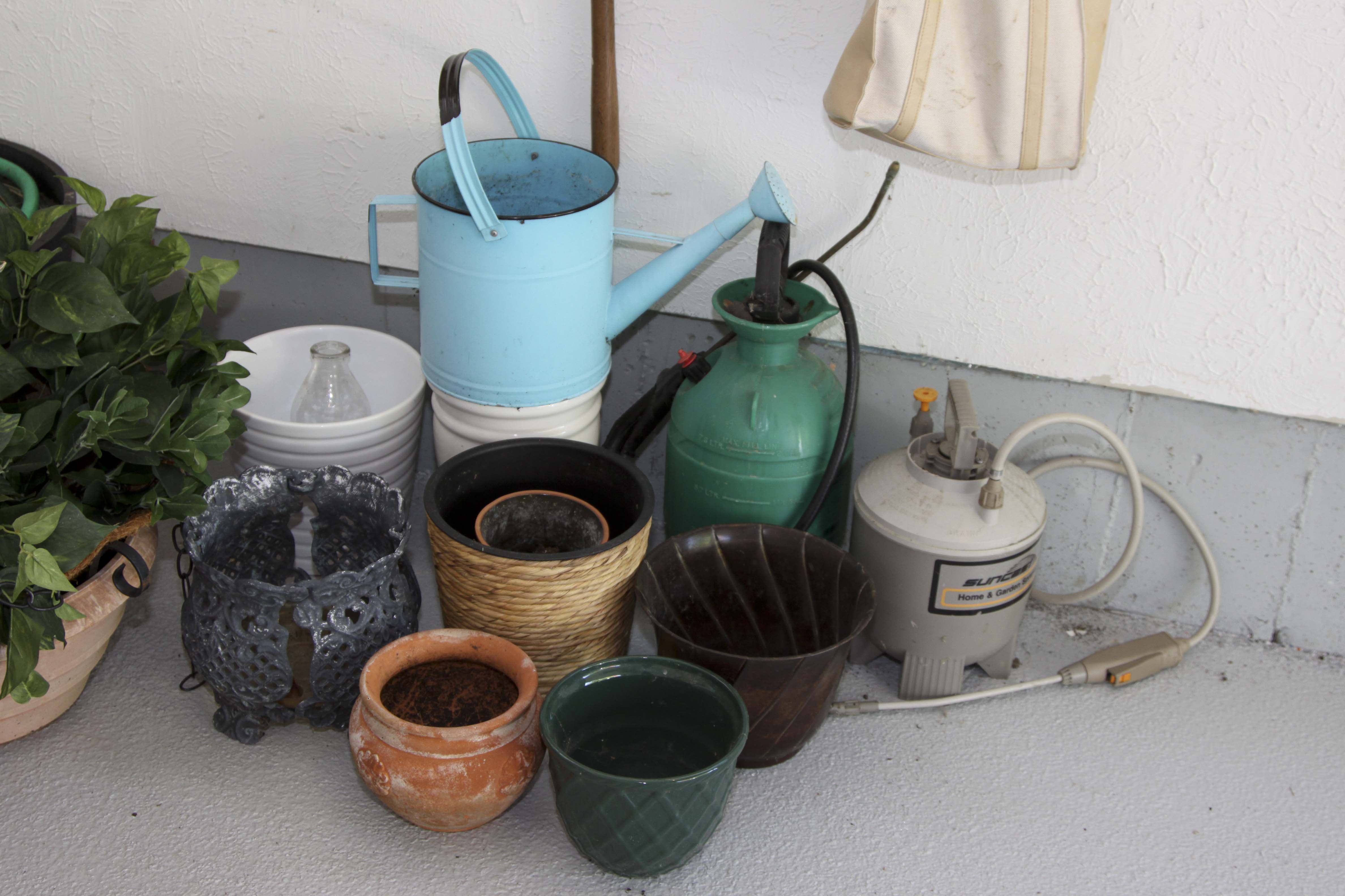 Large Garage Lot for the Lawn and Garden