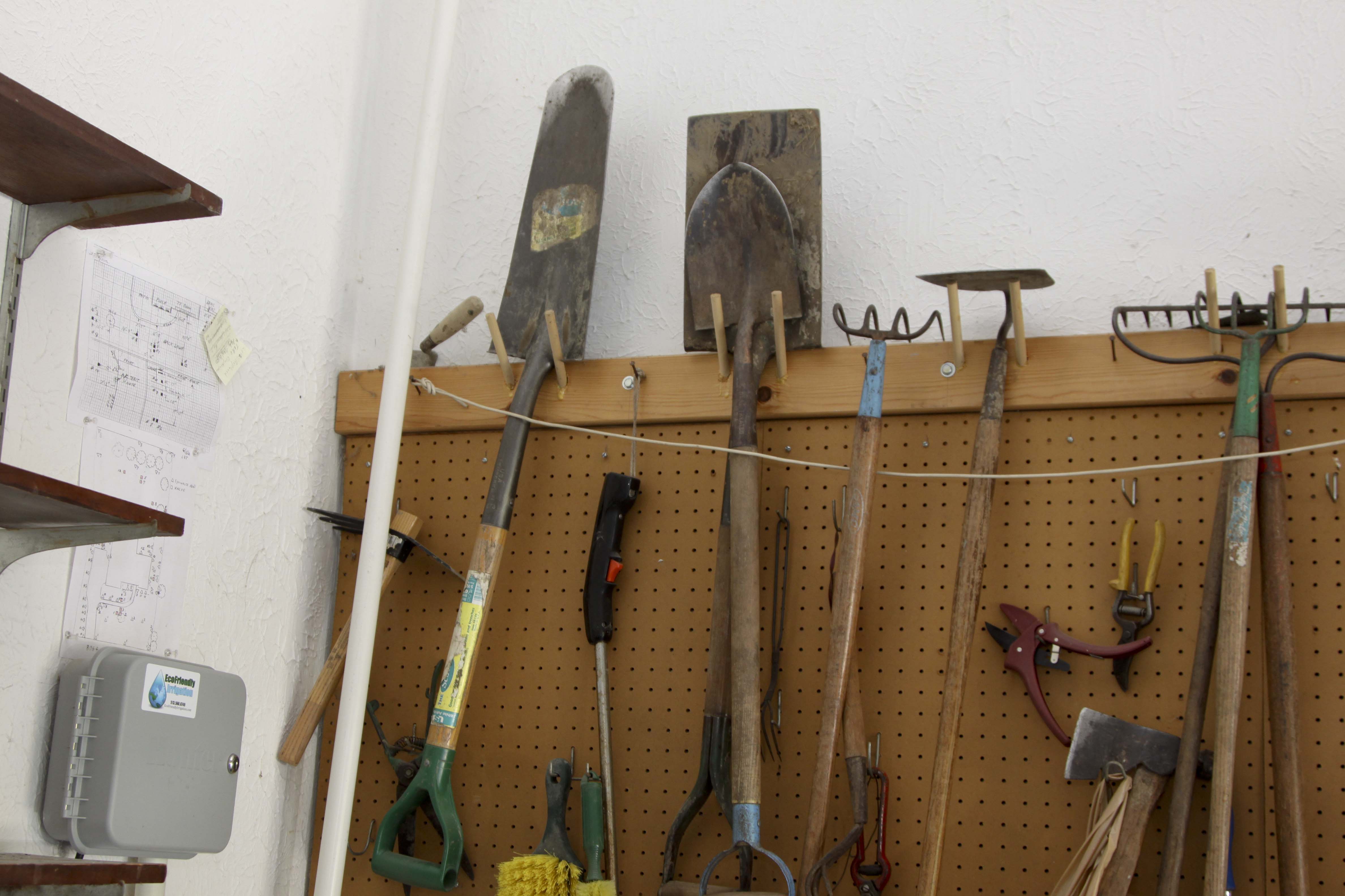 Large Garage Lot for the Lawn and Garden