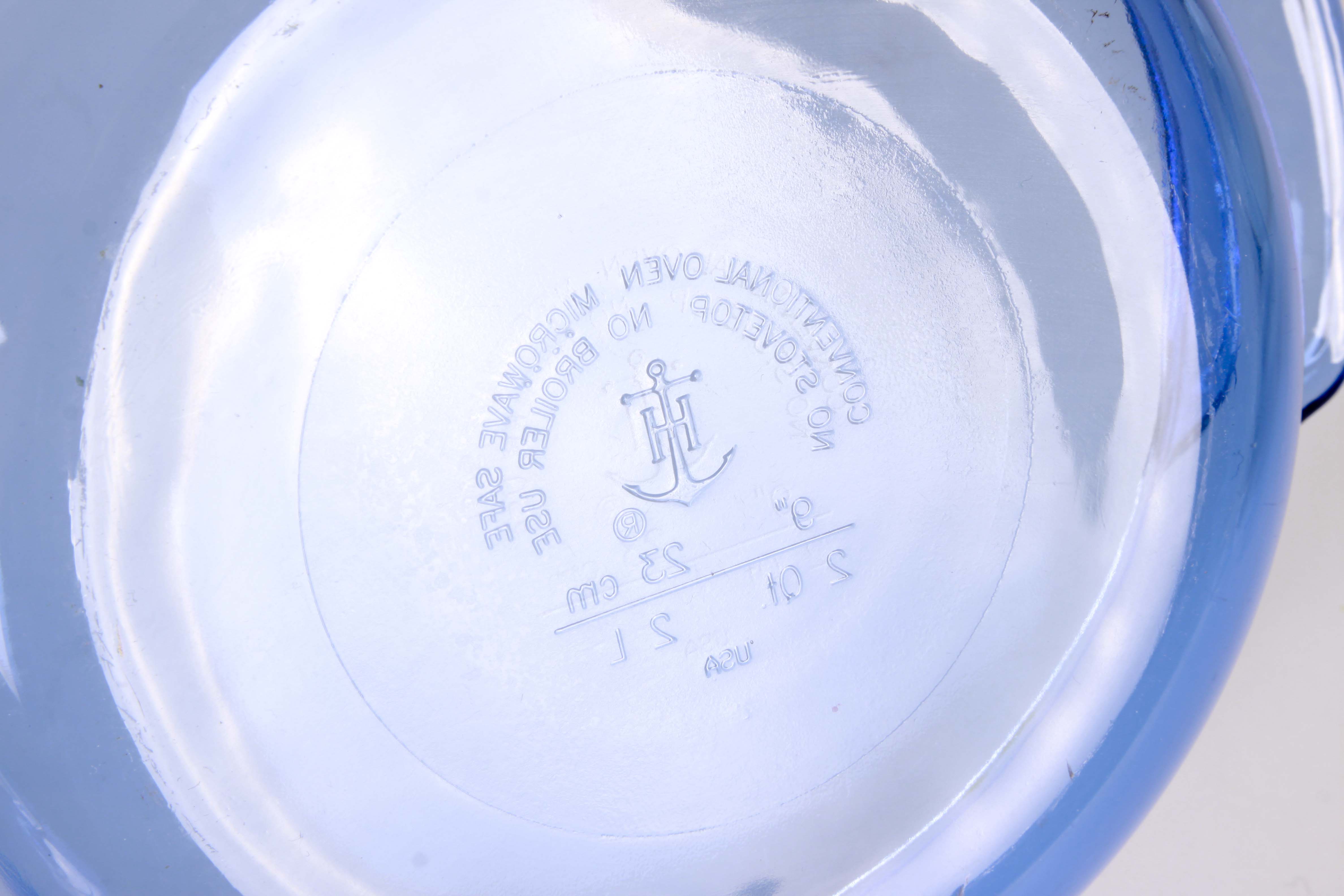 Assorted Bakeware Including Pyrex and Anchor Hocking