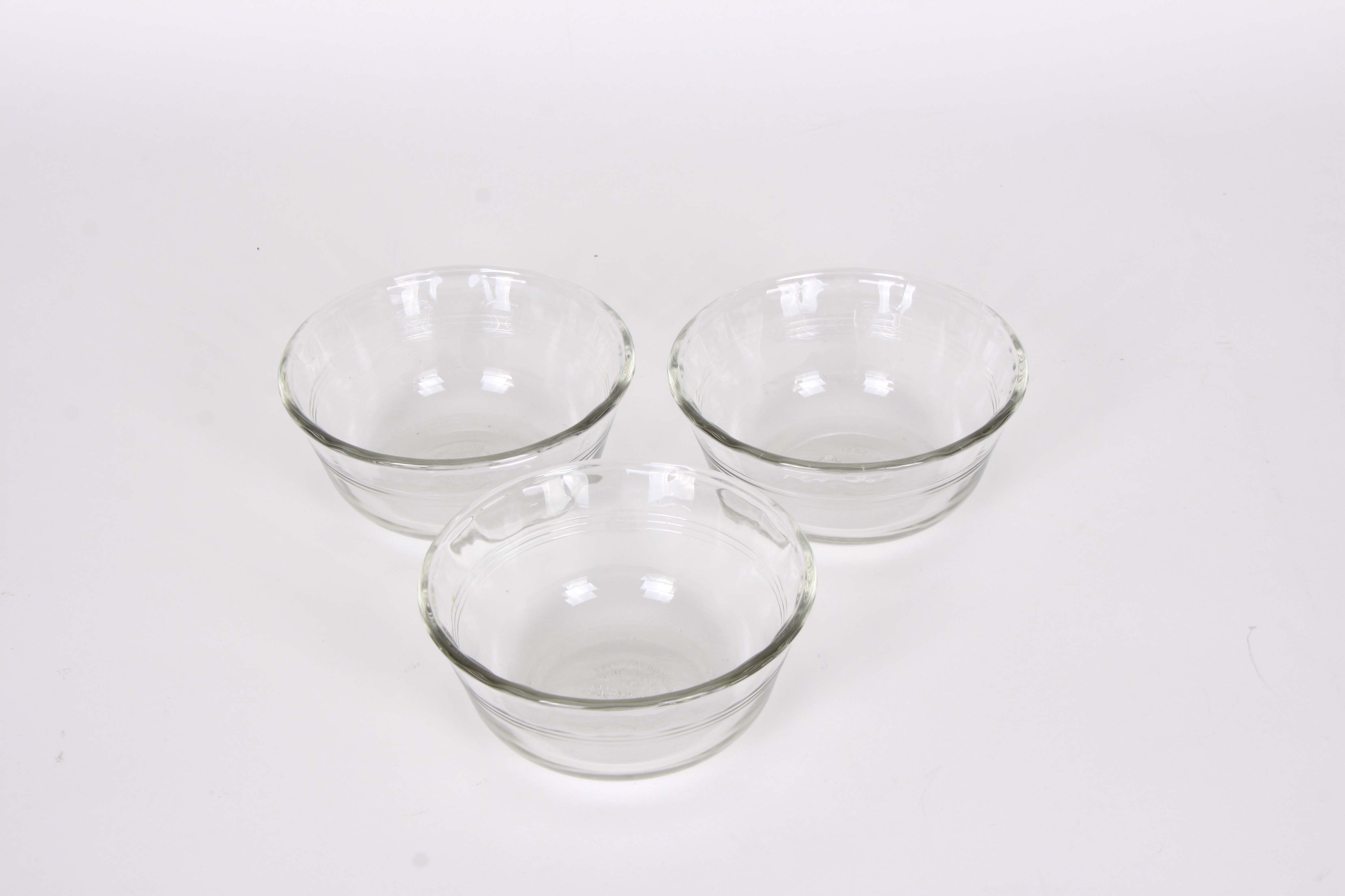 Assorted Bakeware Including Pyrex and Anchor Hocking