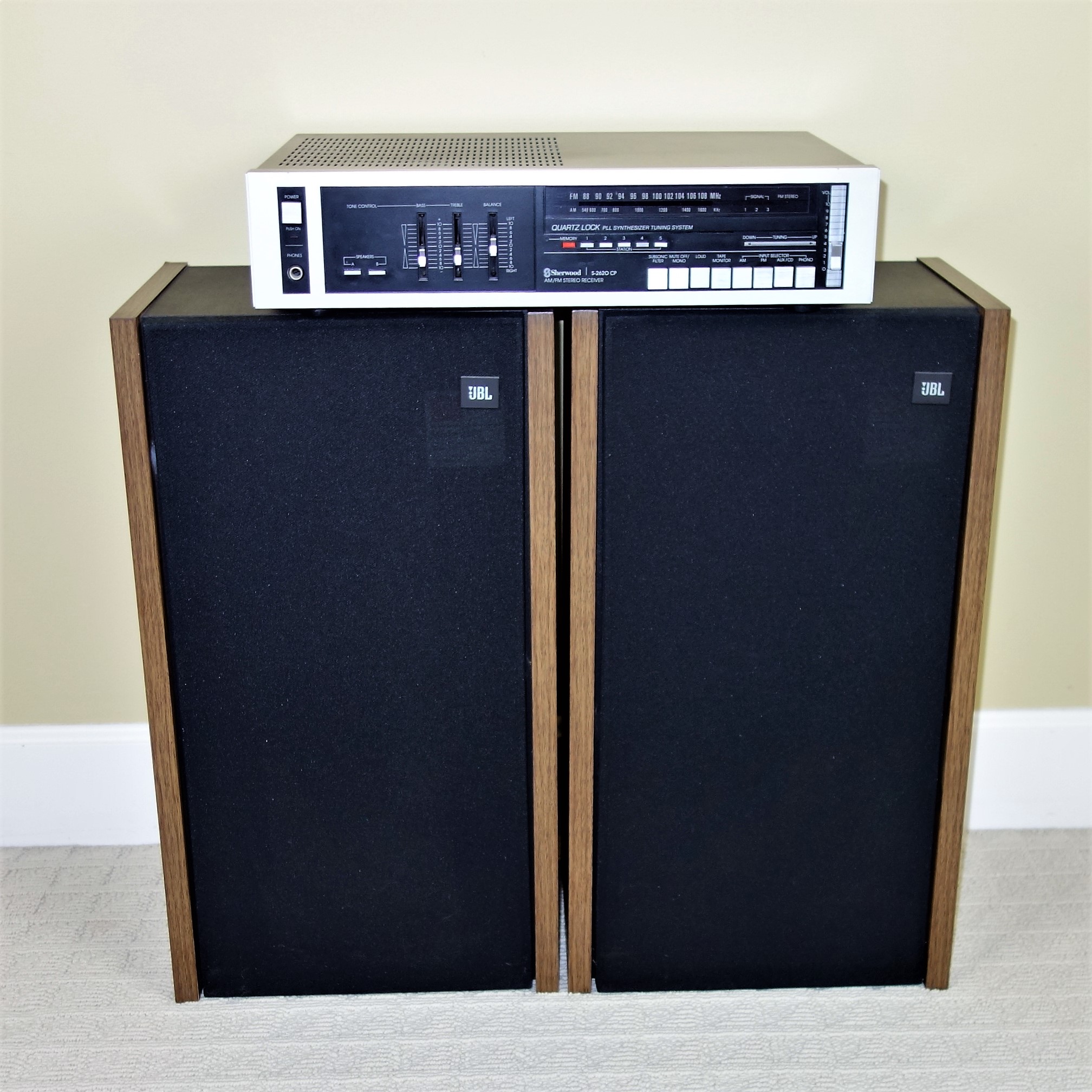 Vintage Sherwood AM/FM Stereo Receiver and JBL Speakers