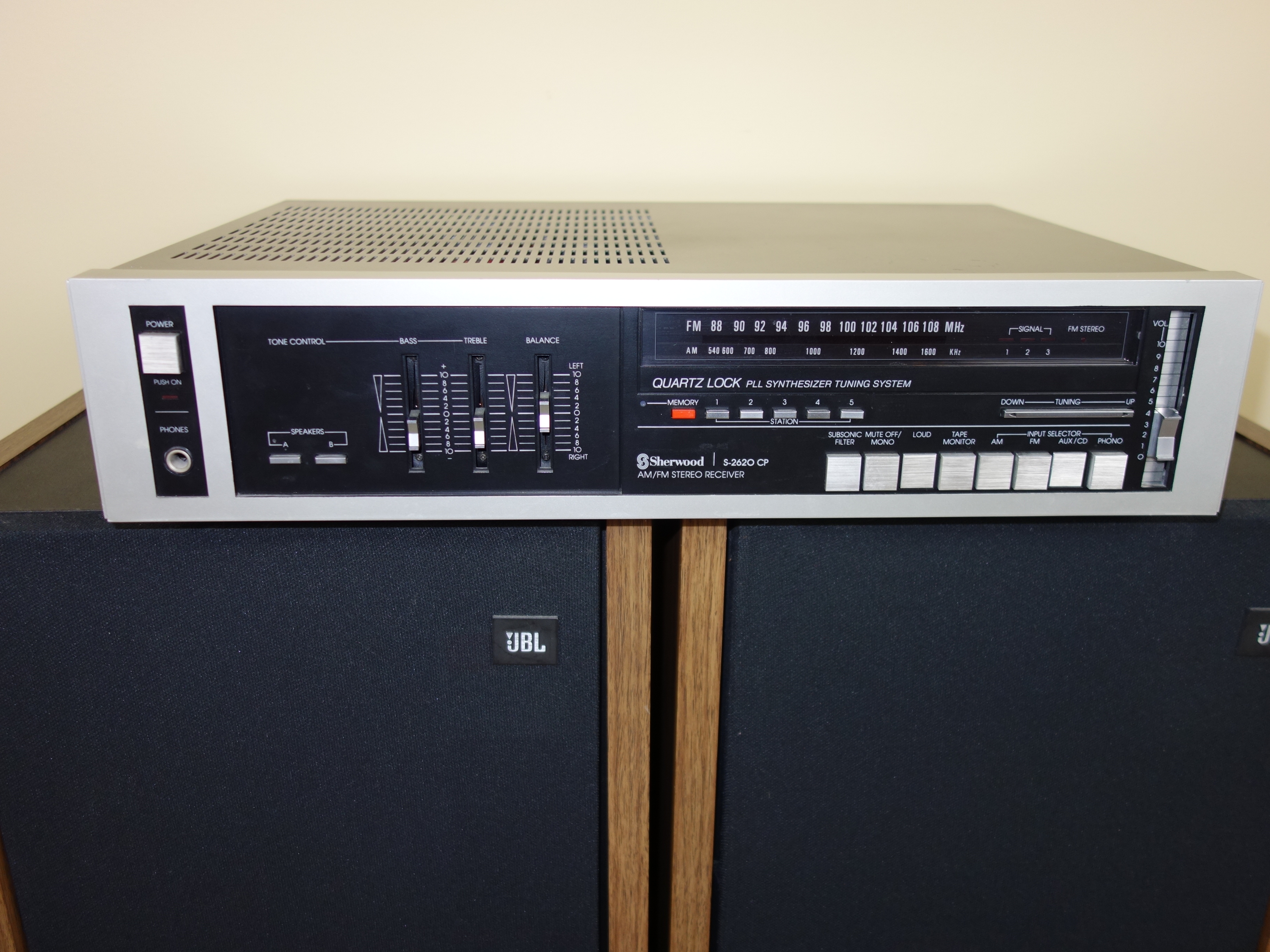 Vintage Sherwood AM/FM Stereo Receiver and JBL Speakers