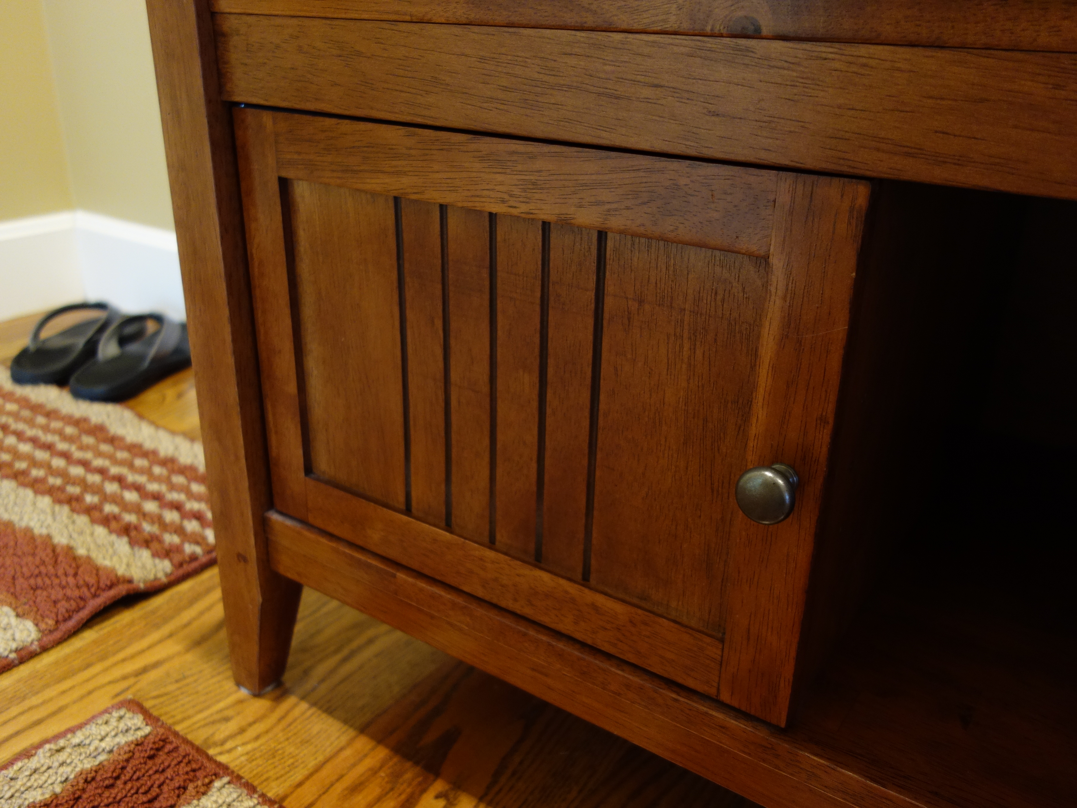 Contemporary Mission Style Hall Bench