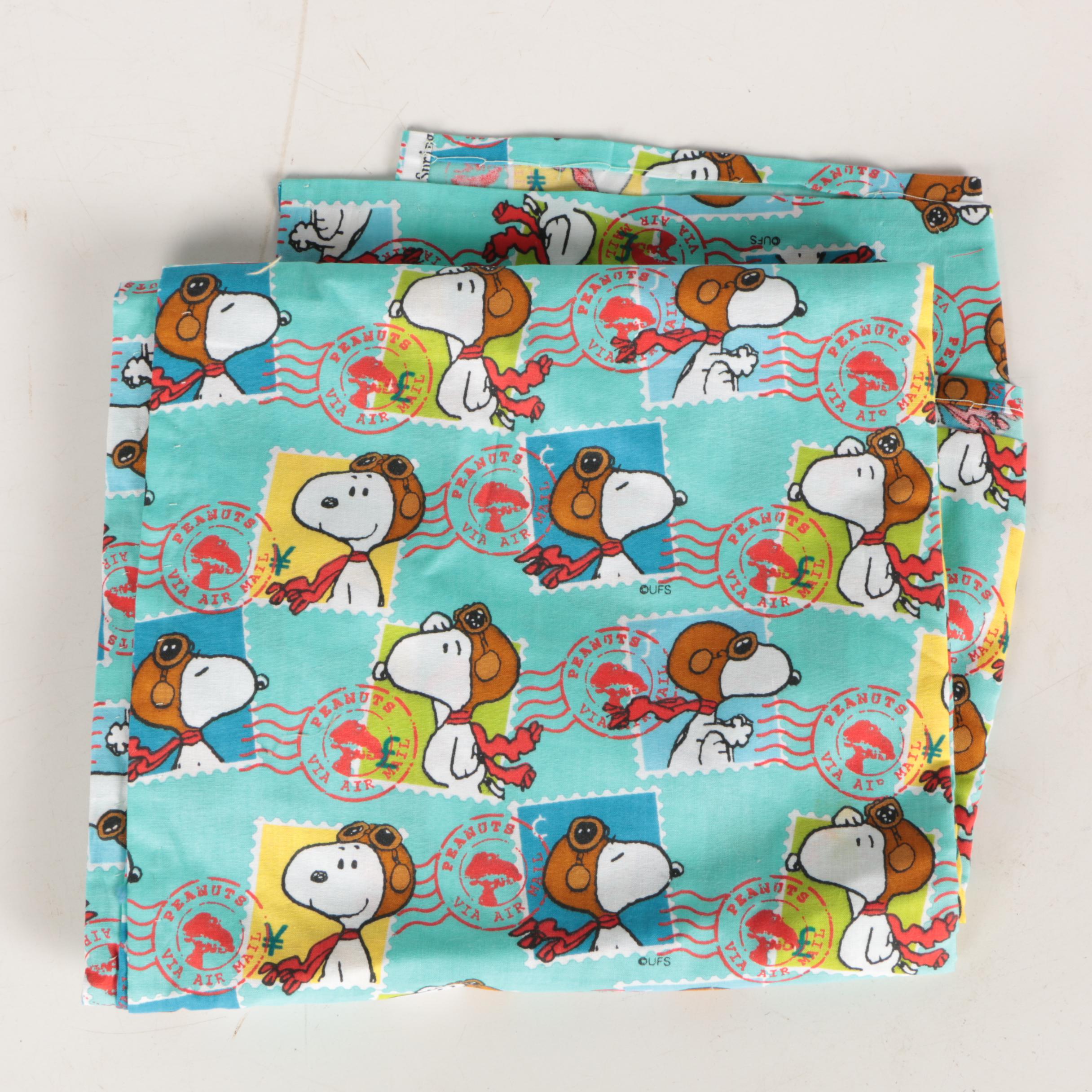 Assortment of Peanuts Cartoon Themed Linens