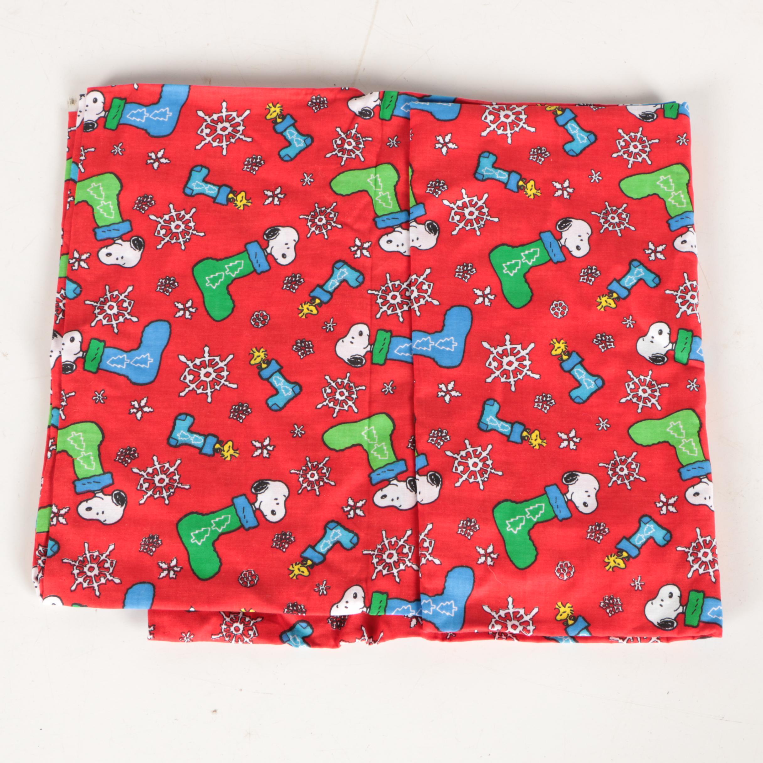 Assortment of Peanuts Cartoon Themed Linens