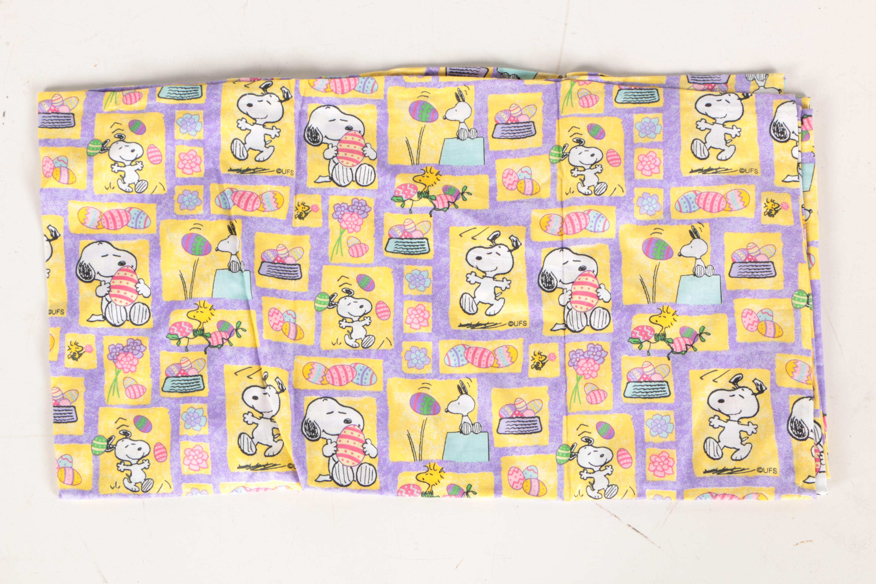 Assortment of Peanuts Cartoon Themed Linens