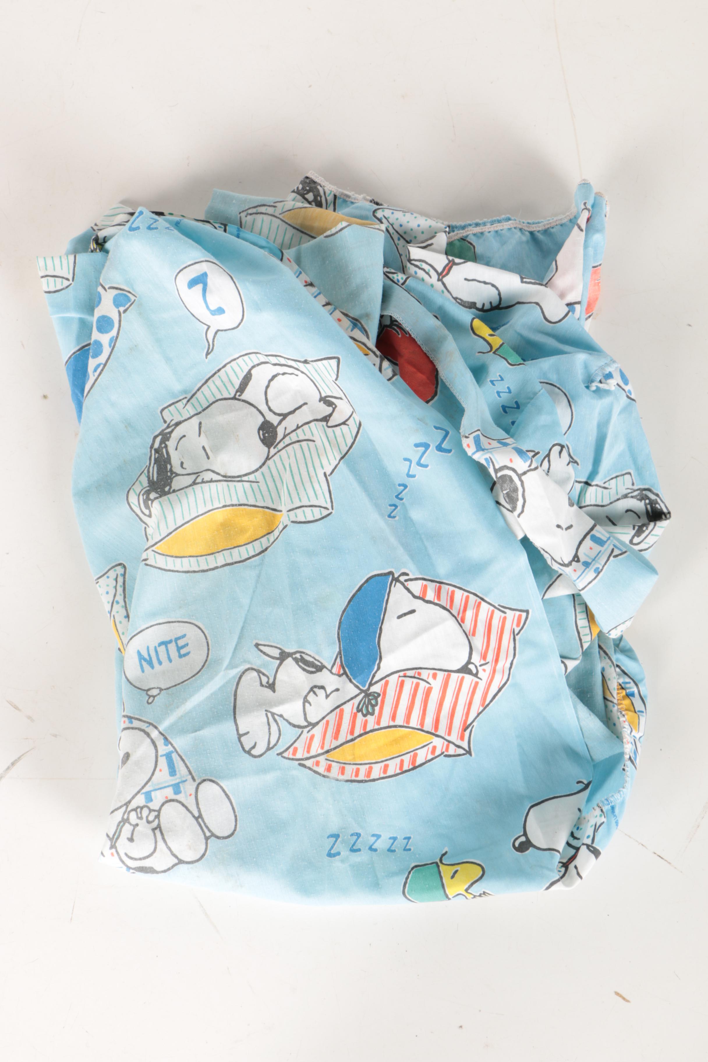 Assortment of Peanuts Cartoon Themed Linens