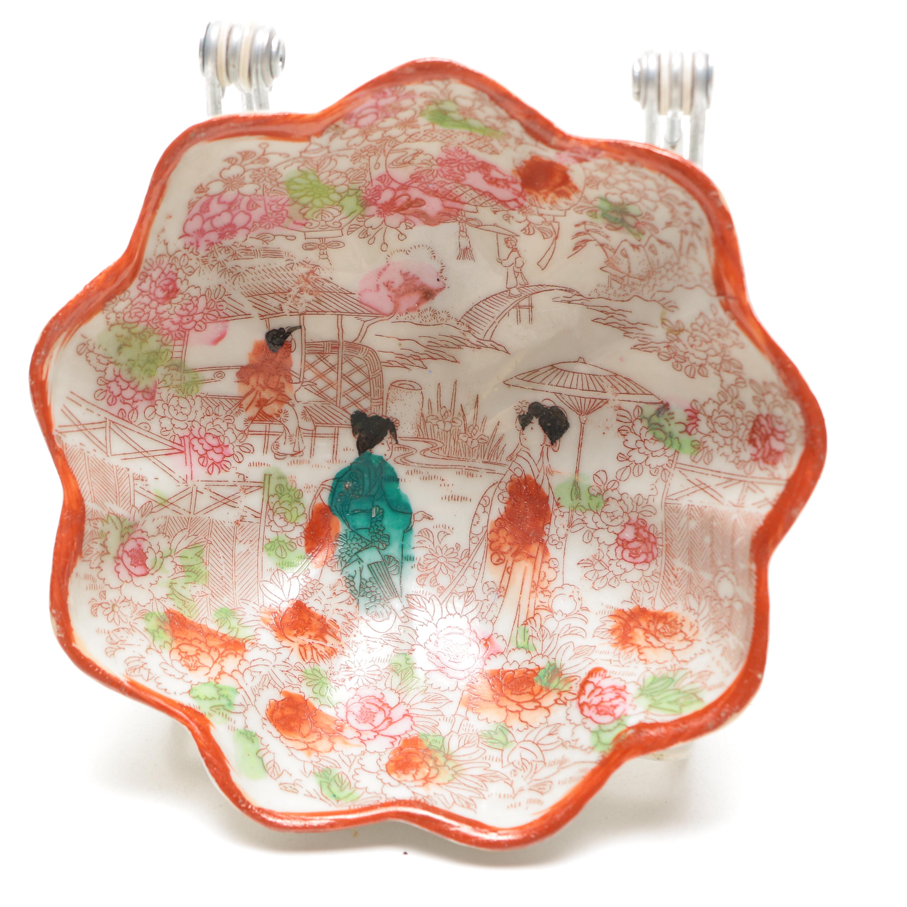 Japanese "Geisha Girl" Porcelain  Bowl Set