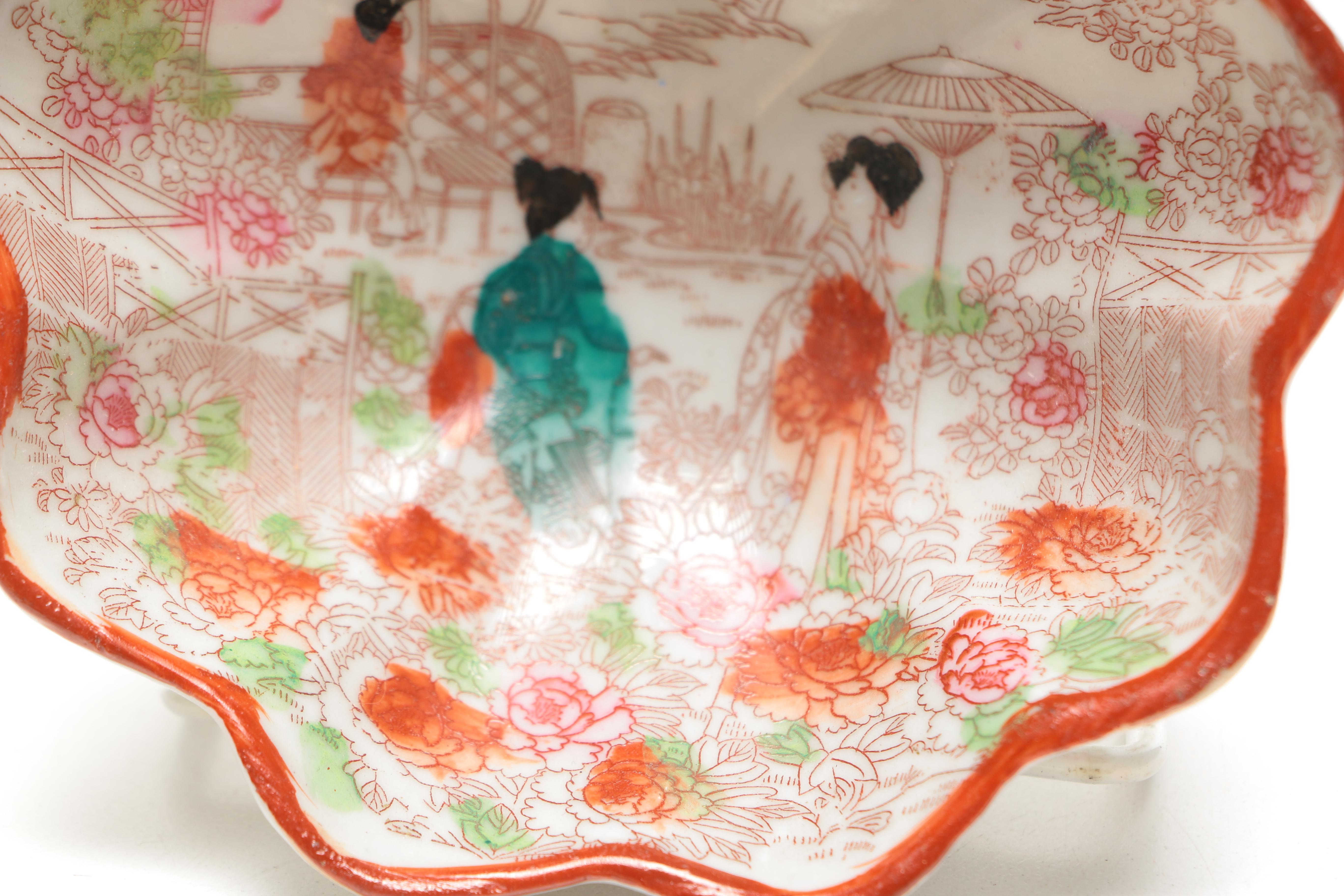 Japanese "Geisha Girl" Porcelain  Bowl Set