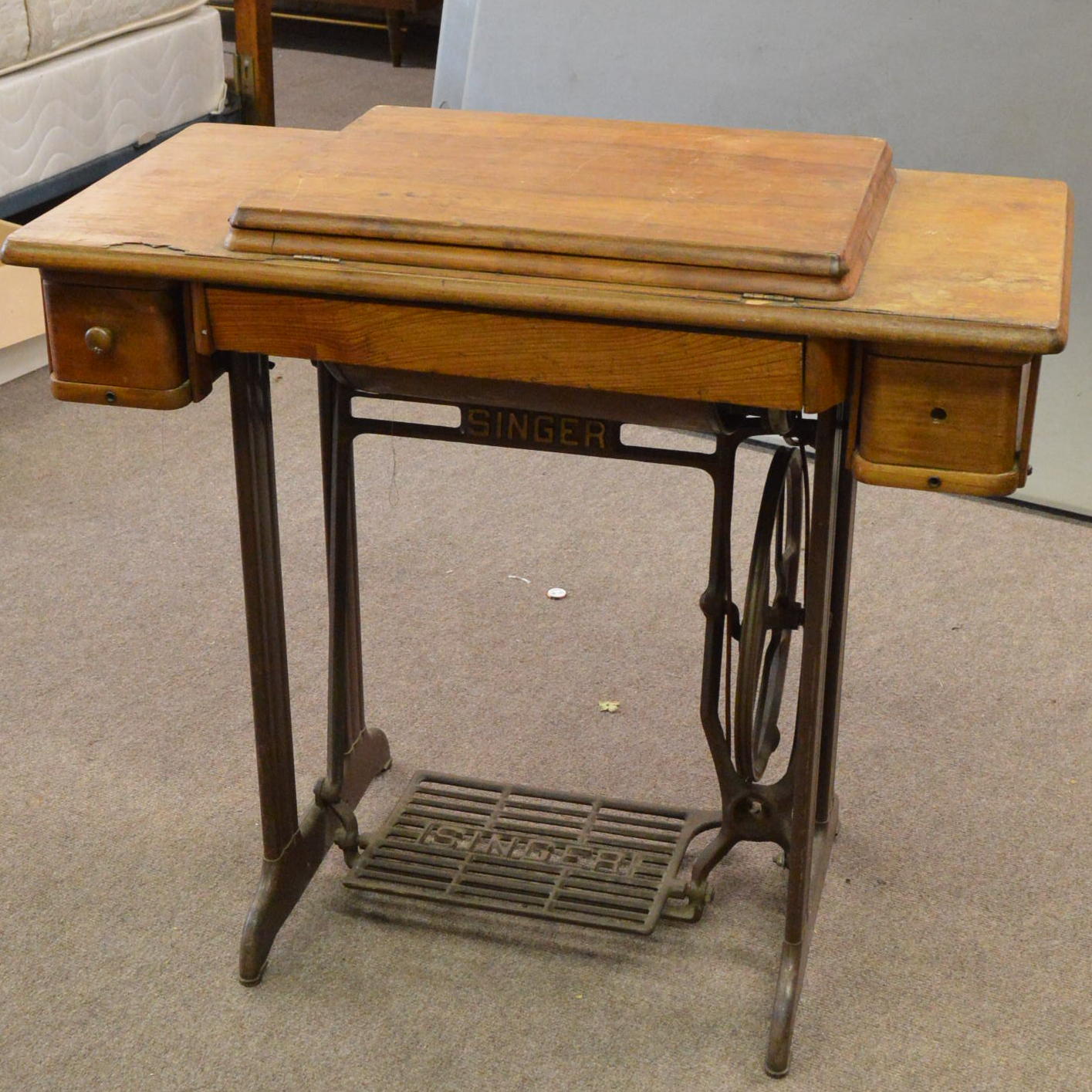 1928 Singer Sewing Machine and Table
