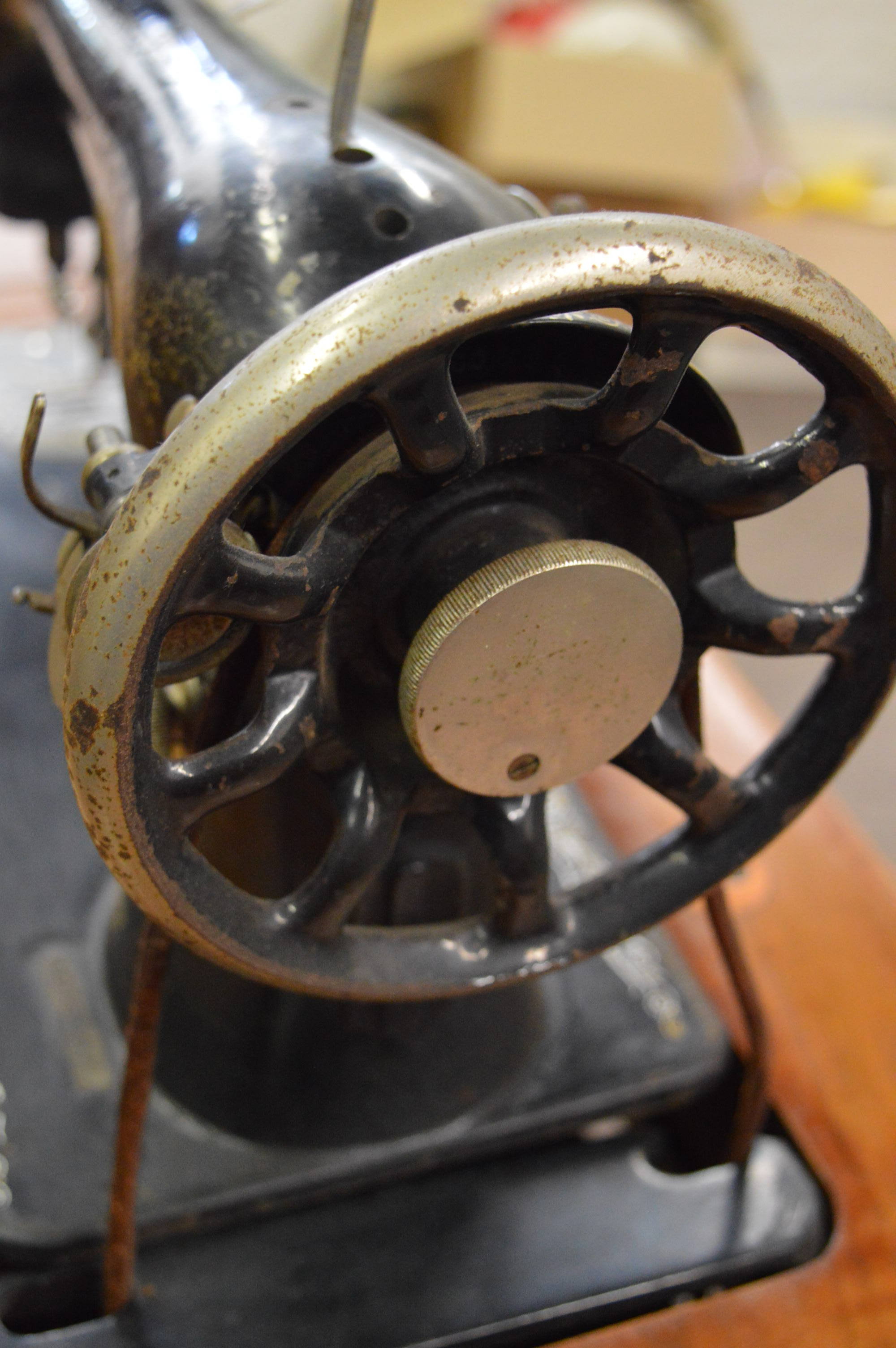 1928 Singer Sewing Machine and Table