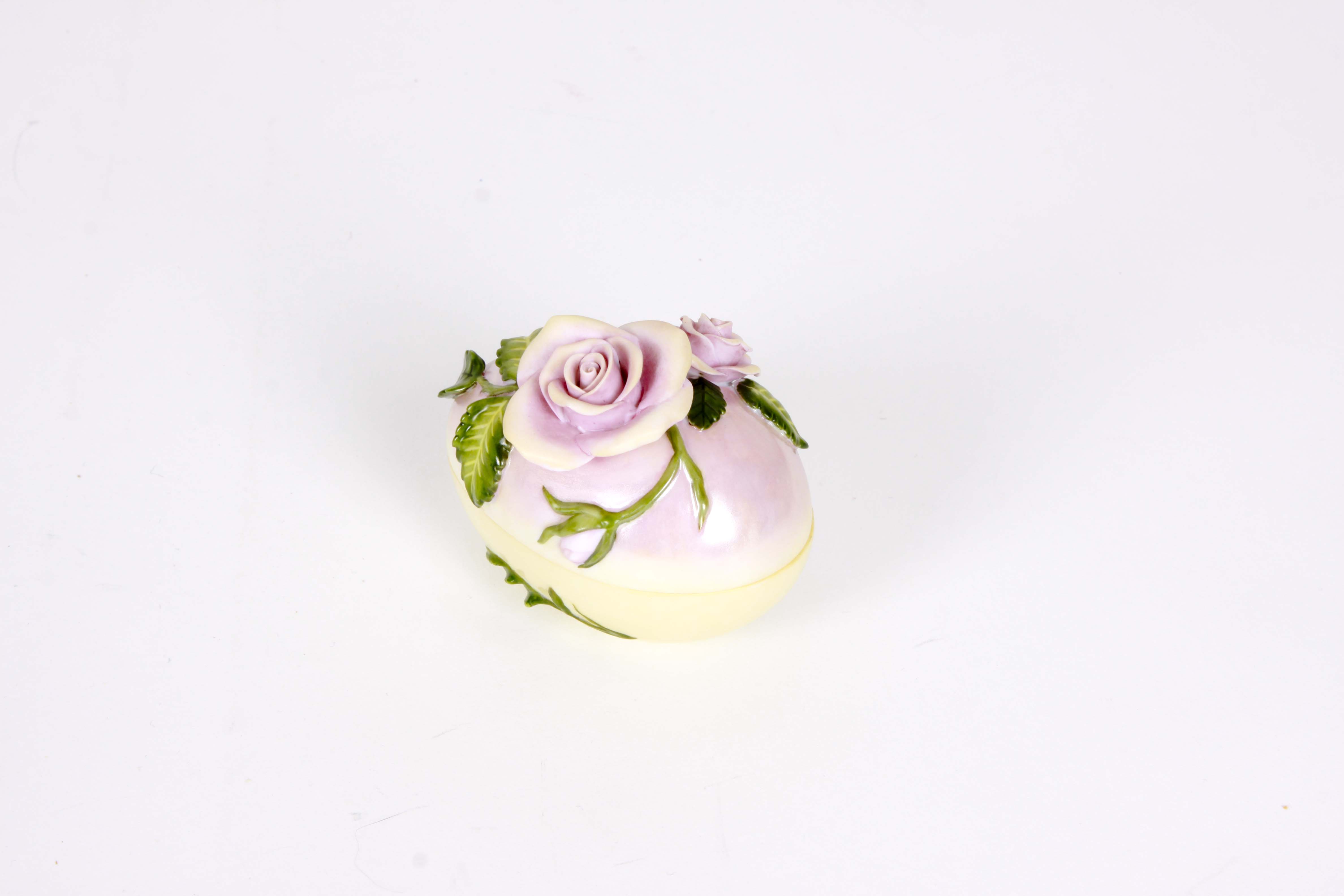 Fine Easter Decor Including Gerold-Porzellan, Rosenthal, and Napcoware