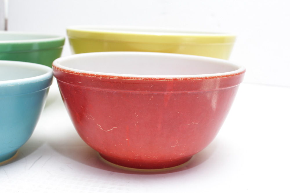 Vintage Pyrex Nesting Bowls