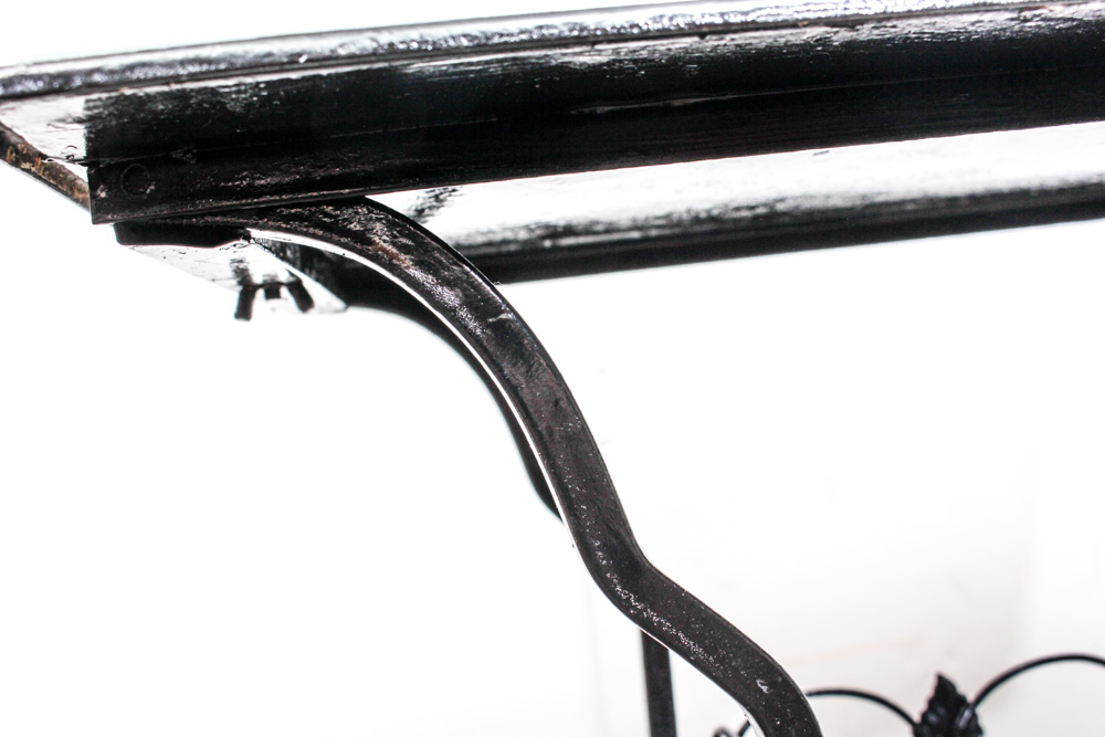 Wrought Metal Tables With Stand