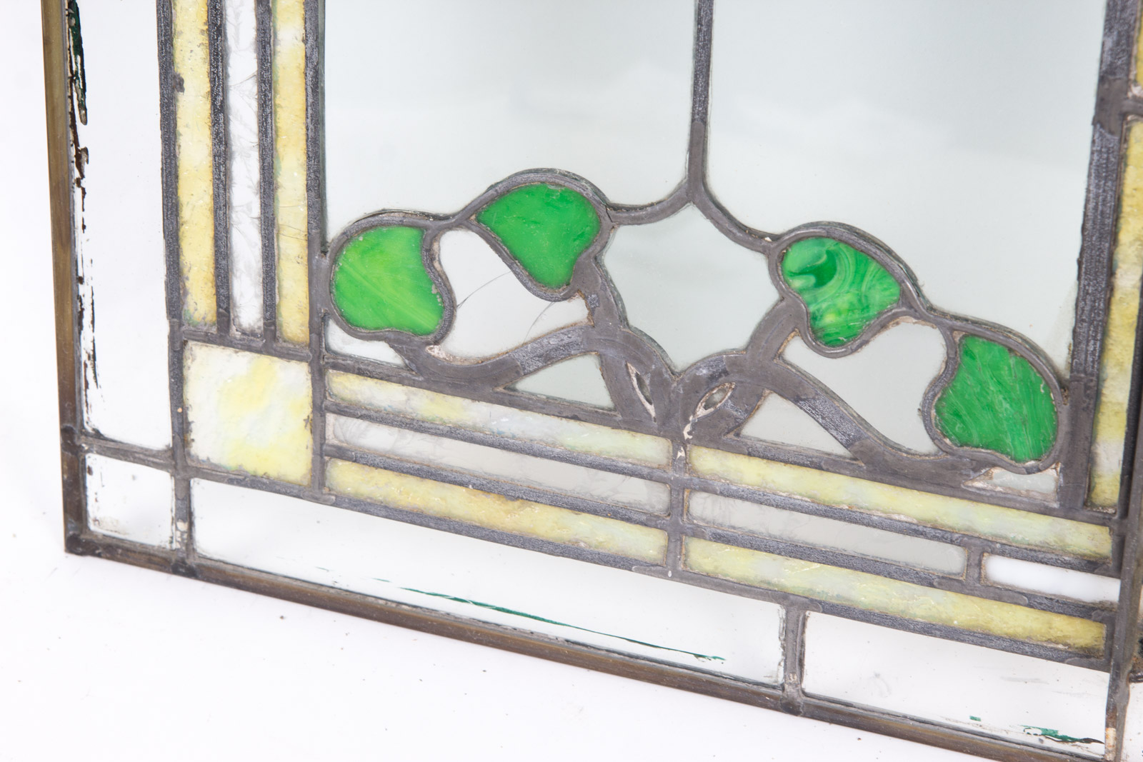 1920s Floral Pattern Stained Glass Window