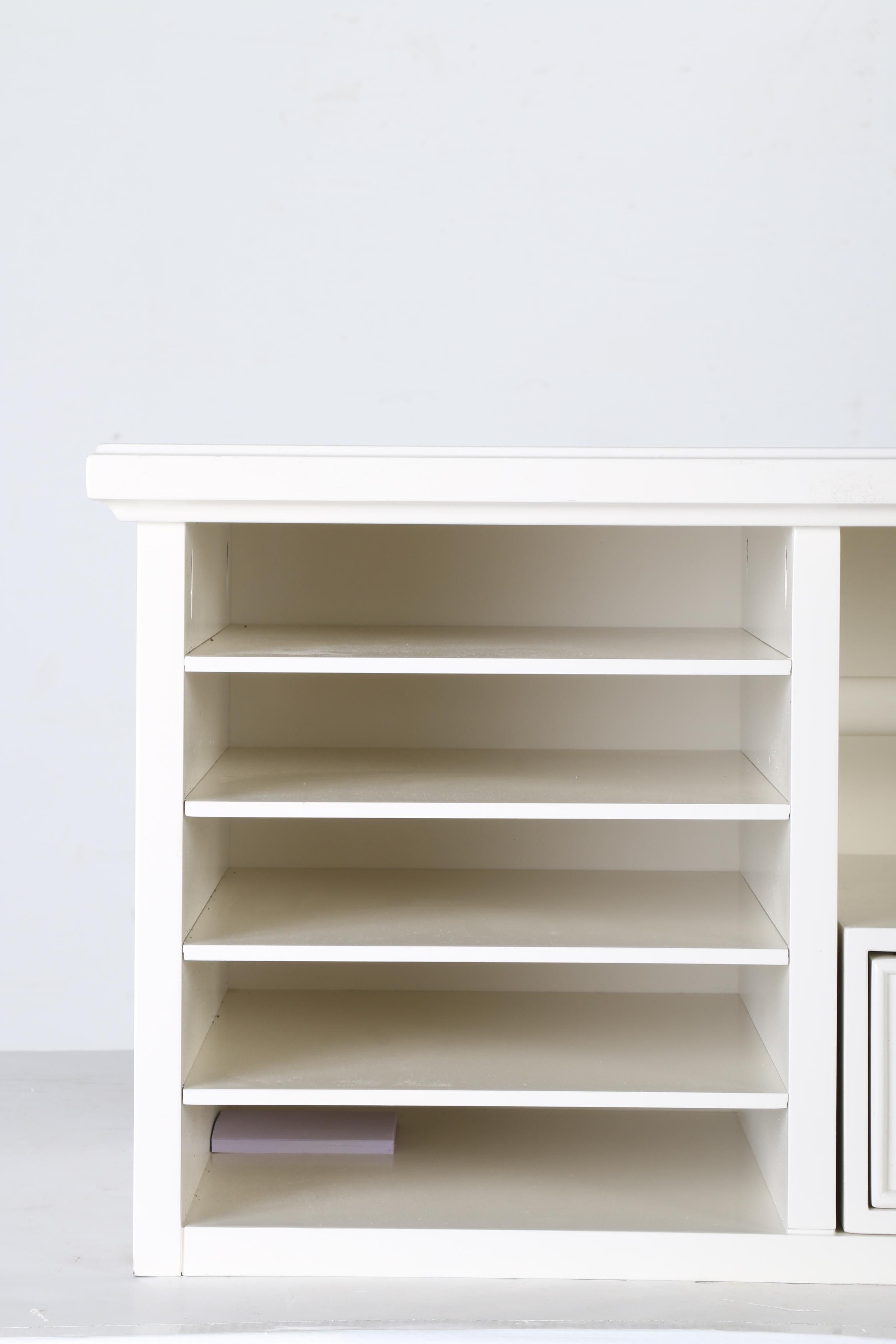 Desktop Organizer by Outlook International