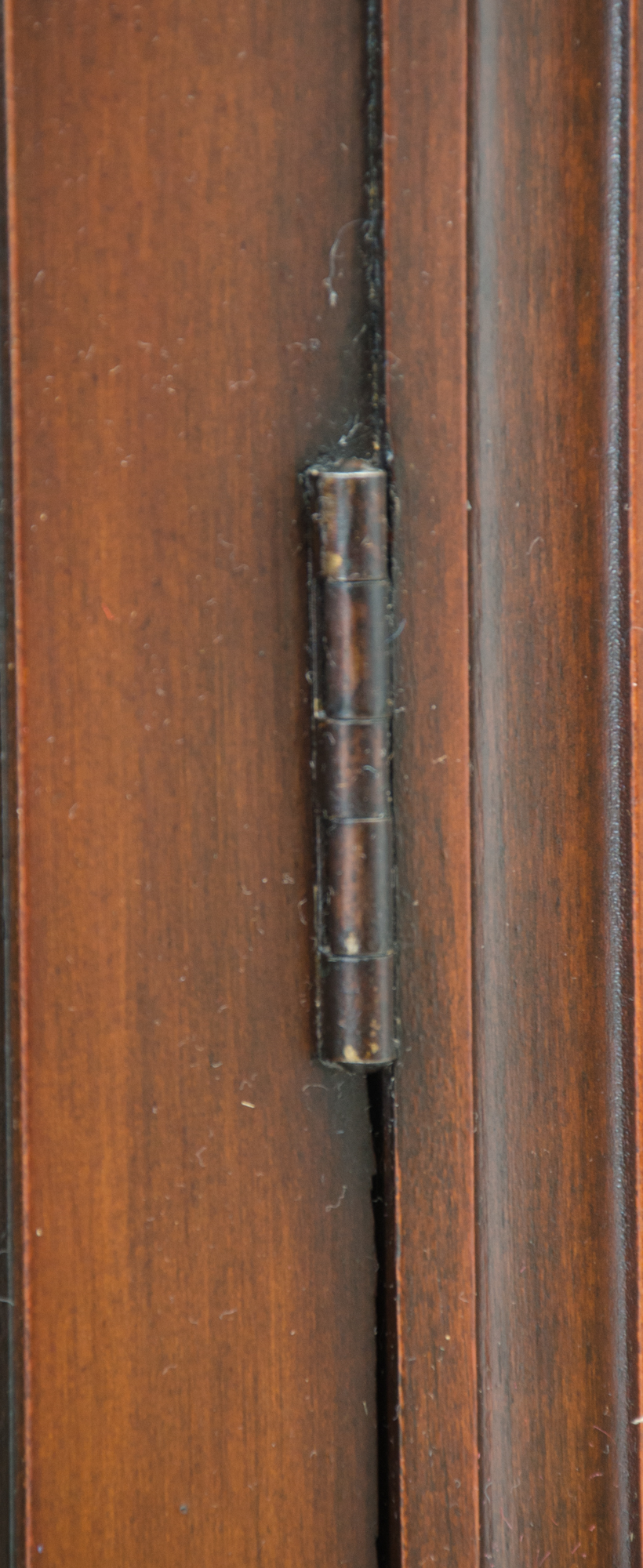 Mahogany Veneer China Cabinet