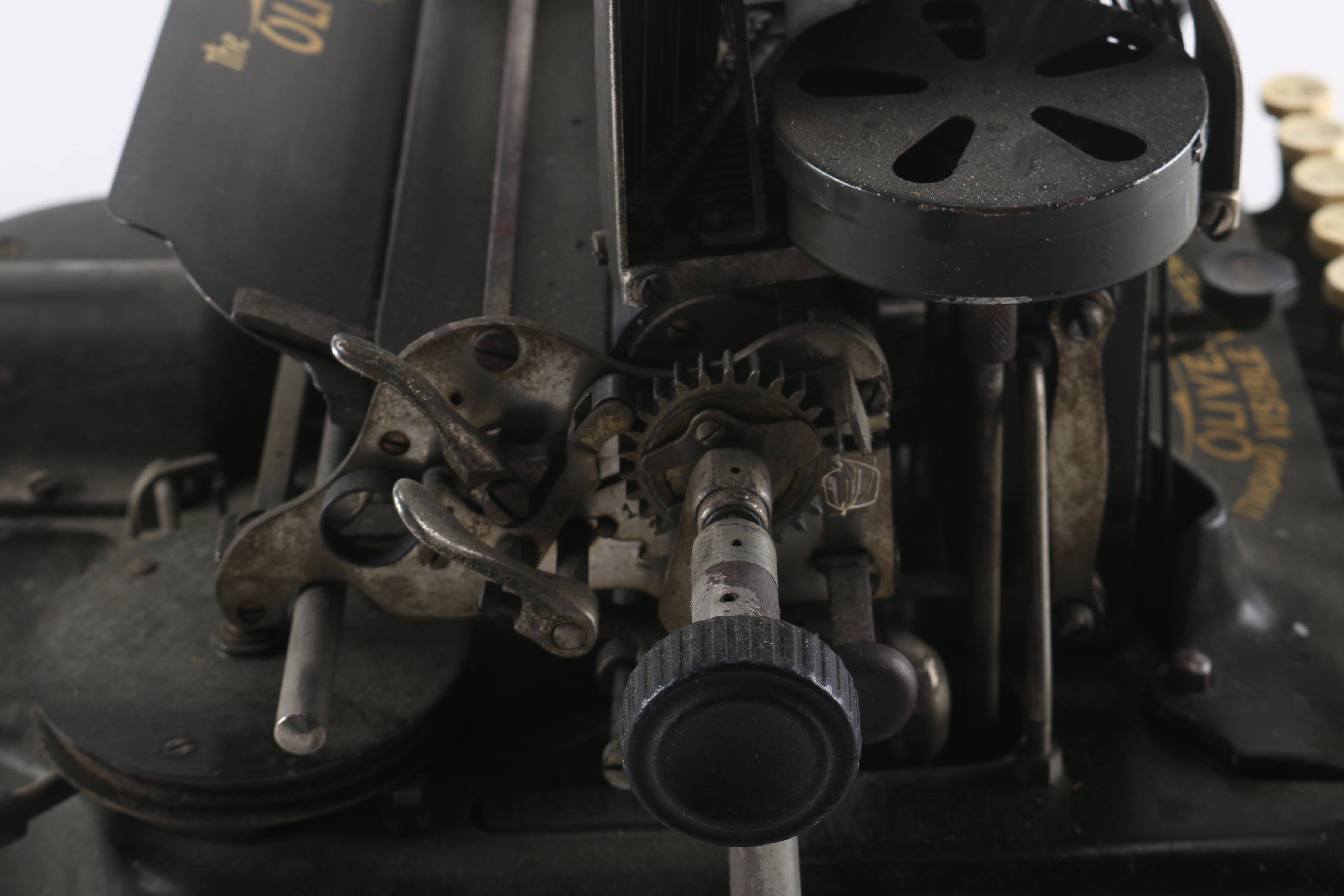 Circa 1913 No. 5 Oliver Typewriter