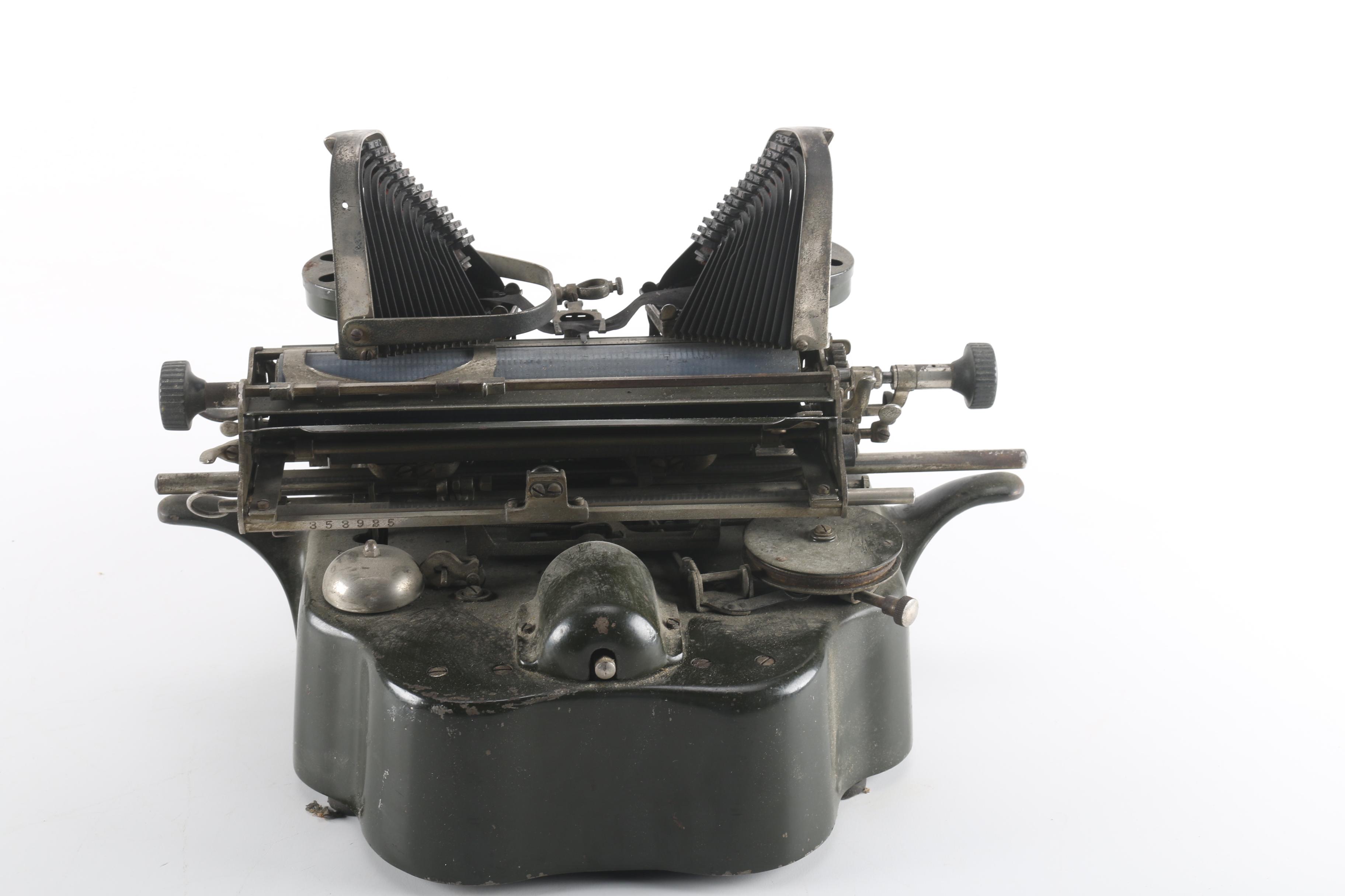 Circa 1913 No. 5 Oliver Typewriter