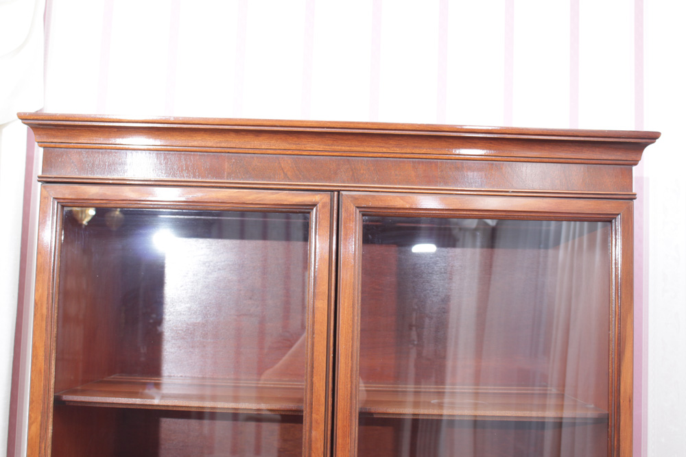 Vintage Hepplewhite Wooden China Cabinet