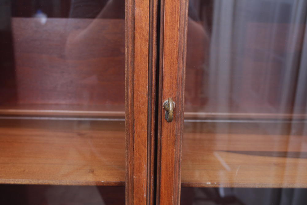 Vintage Hepplewhite Wooden China Cabinet