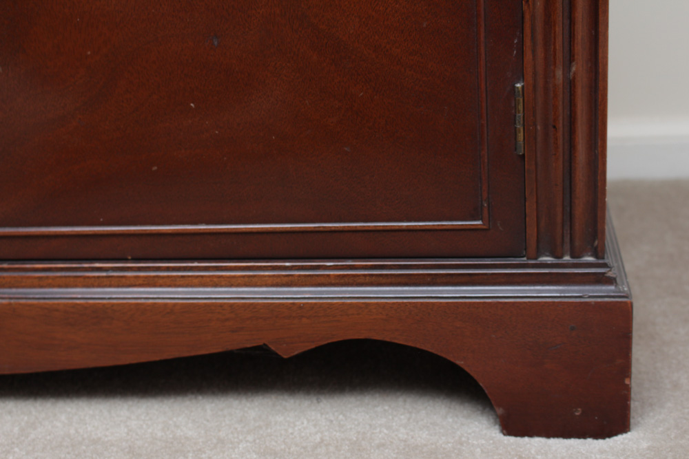 Vintage Hepplewhite Wooden China Cabinet