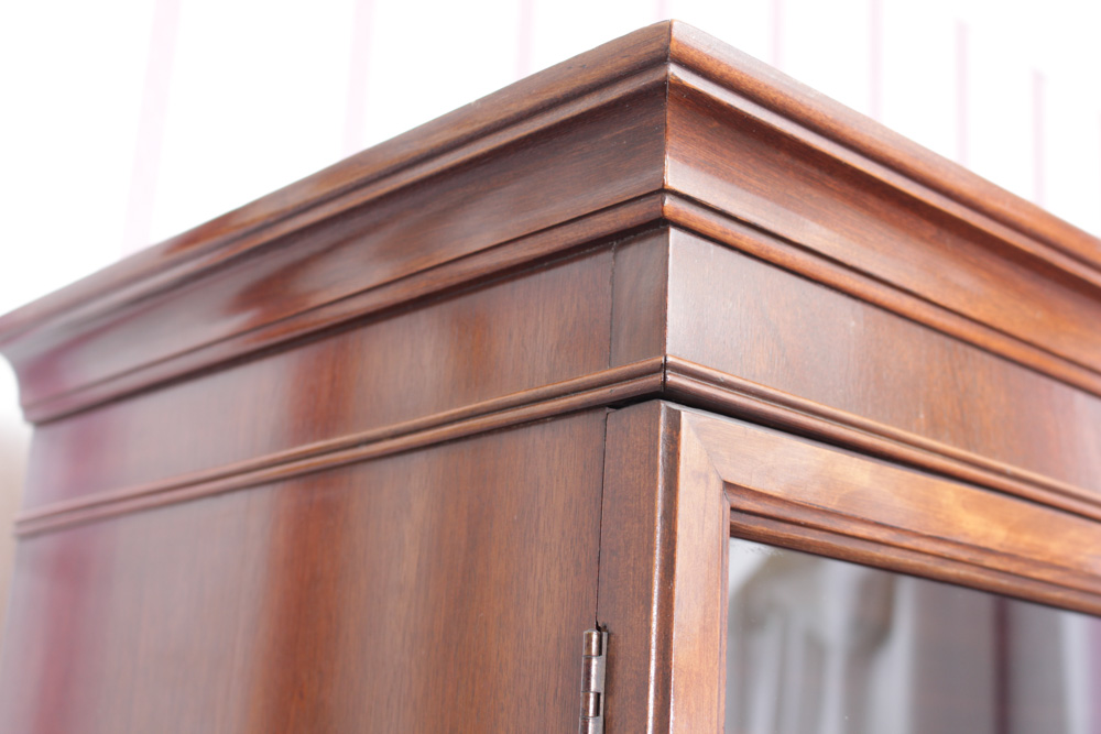 Vintage Hepplewhite Wooden China Cabinet