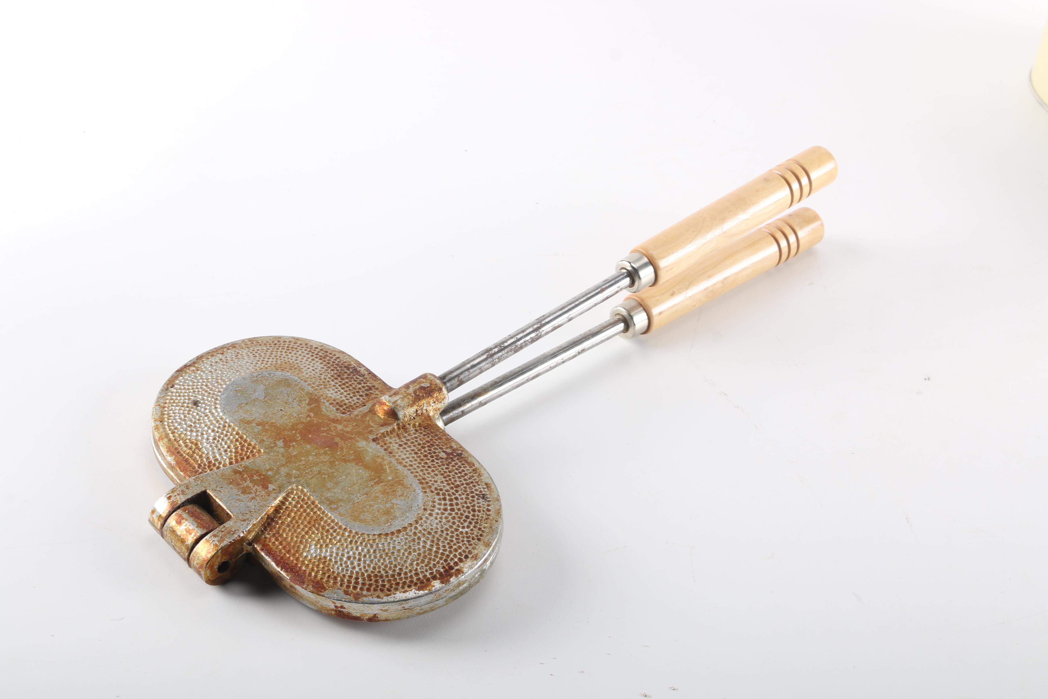 Assortment of Vintage Kitchen Items