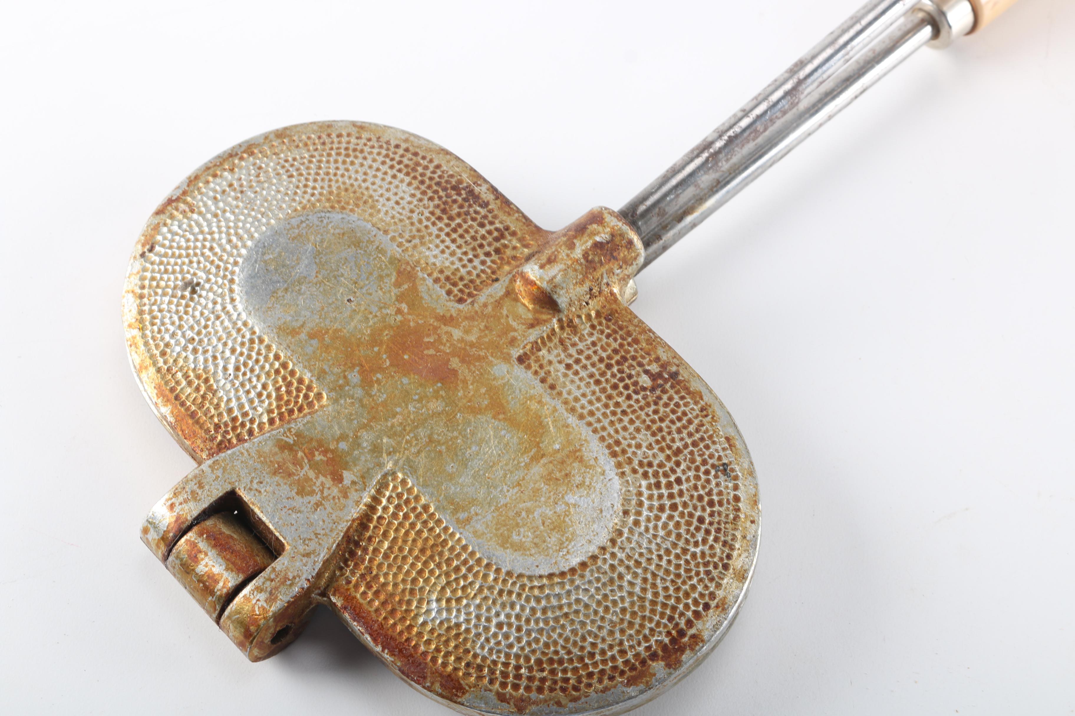 Assortment of Vintage Kitchen Items