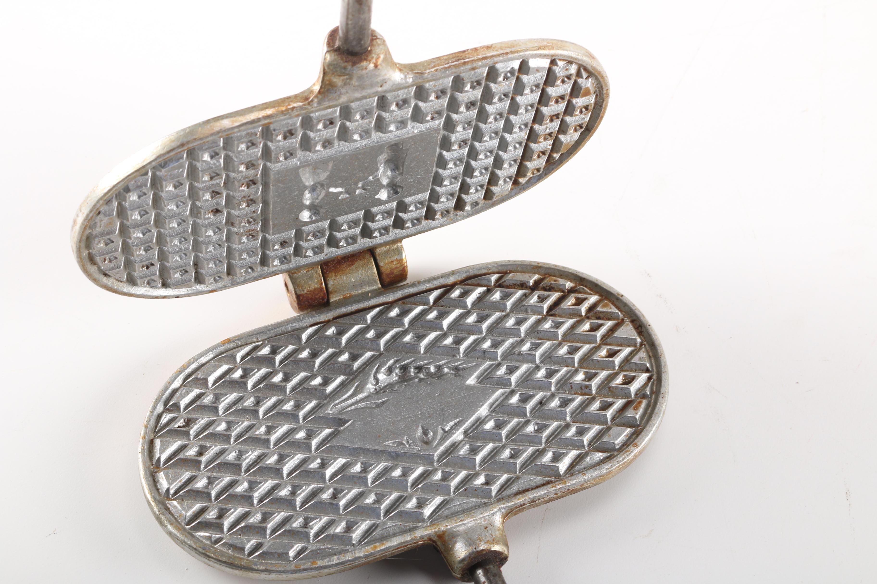 Assortment of Vintage Kitchen Items