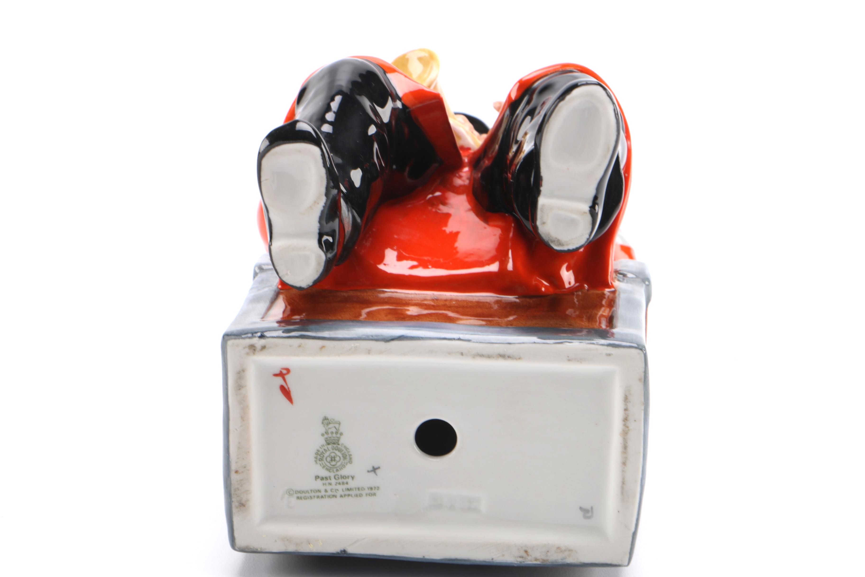 Royal Doulton China Figurine of Chelsea Pensioner "Past Glory"