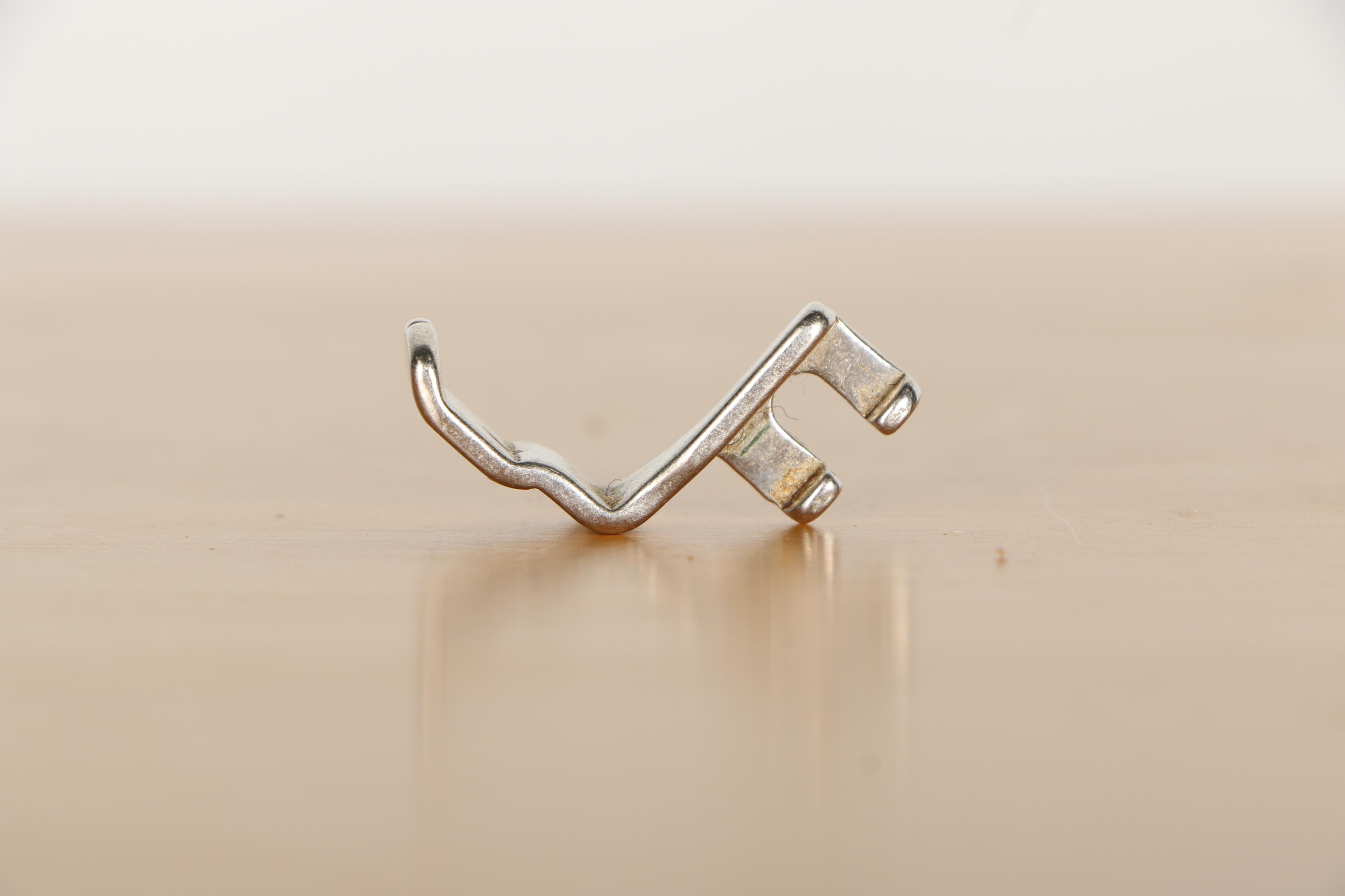 Vintage Singer Sewing Machine With Table