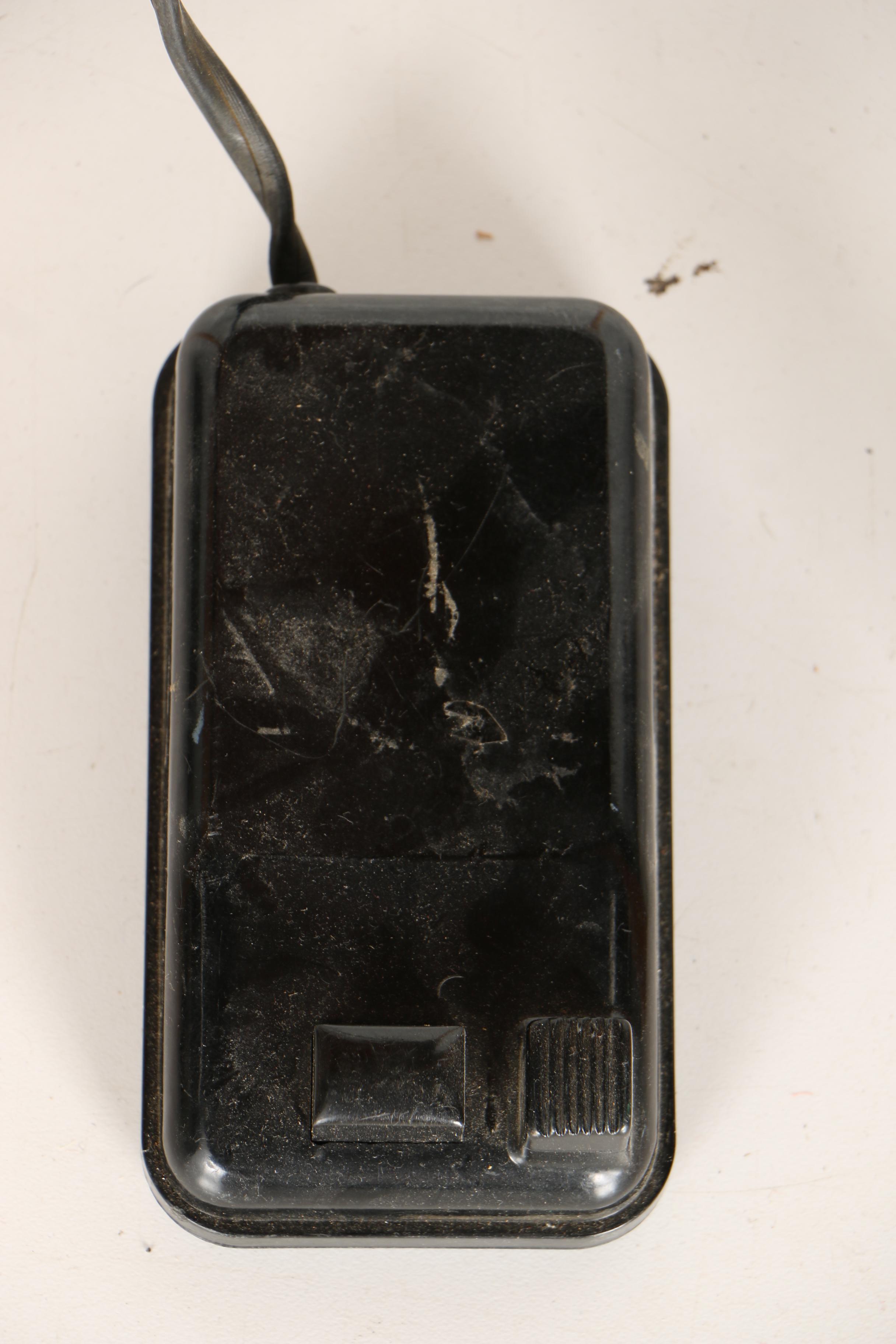 Vintage Singer Sewing Machine With Table